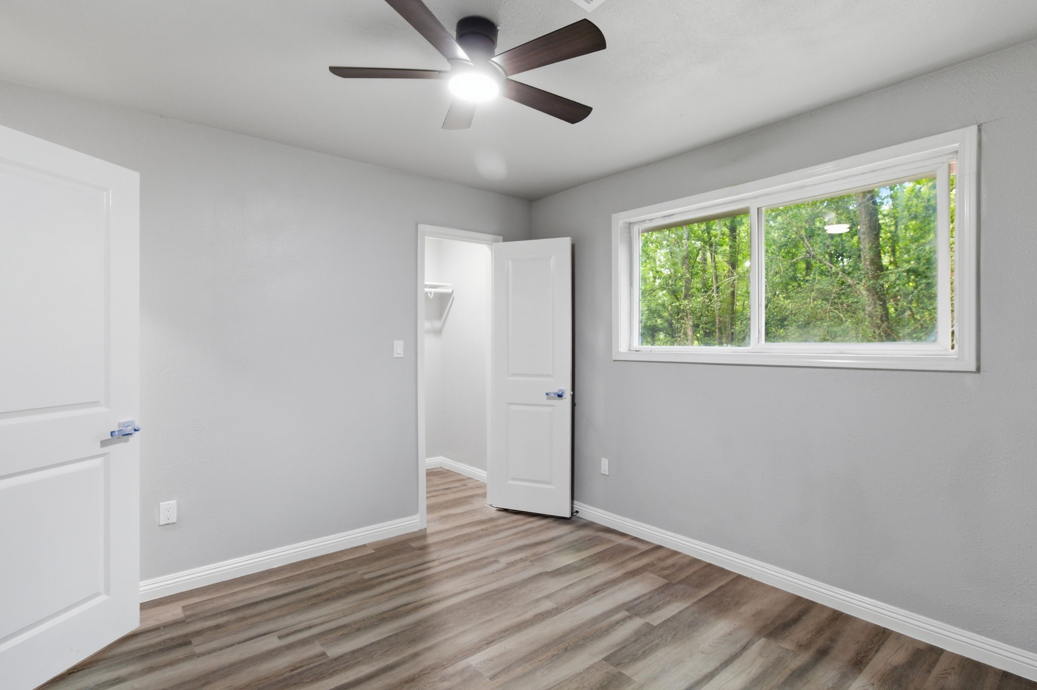 1910 Riverwood Trail Property Photo 3