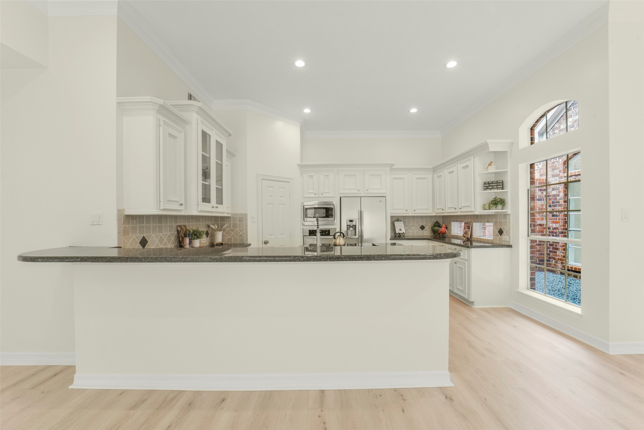 6885 Tournament Drive Property Photo 11