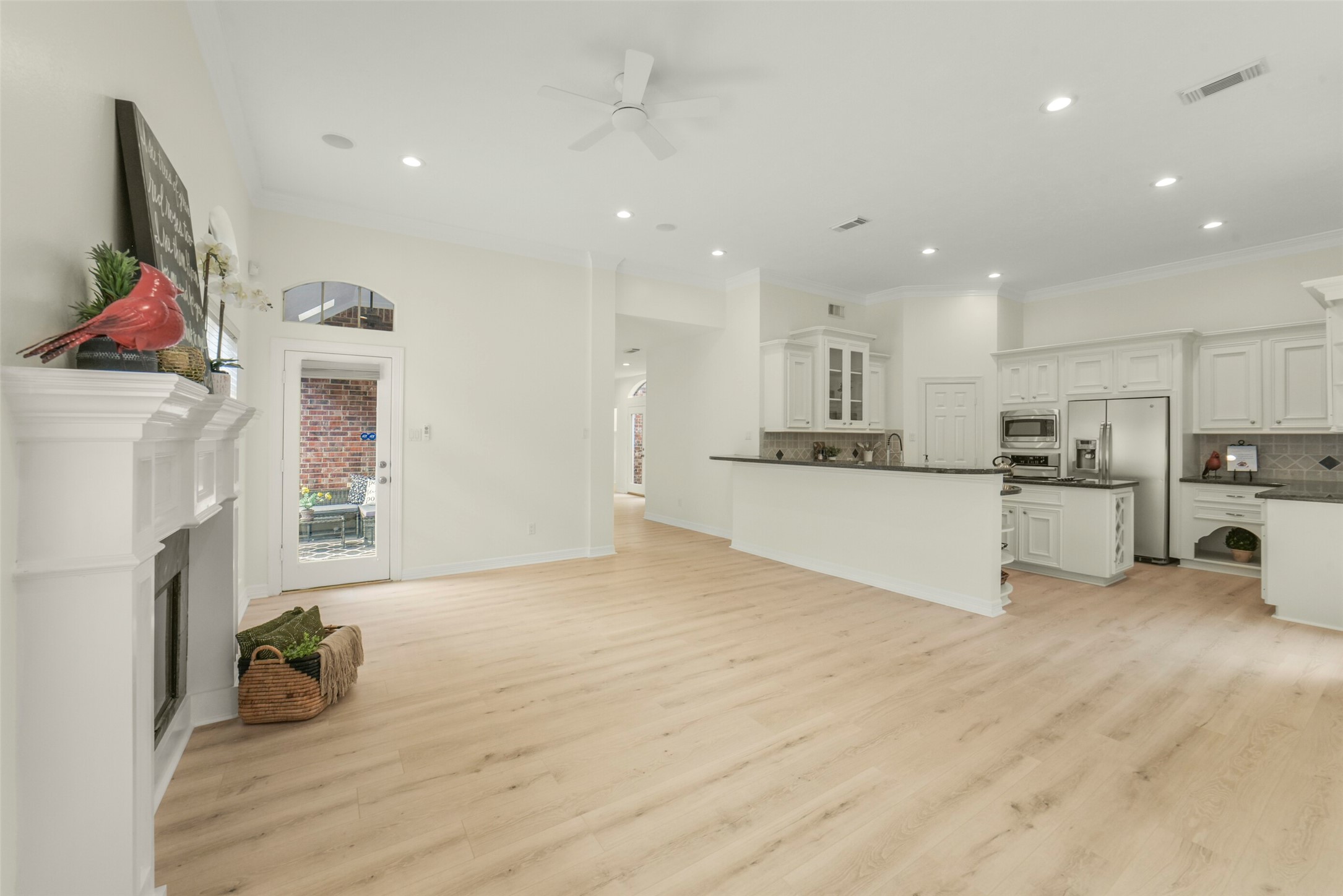 6885 Tournament Drive Property Photo 16