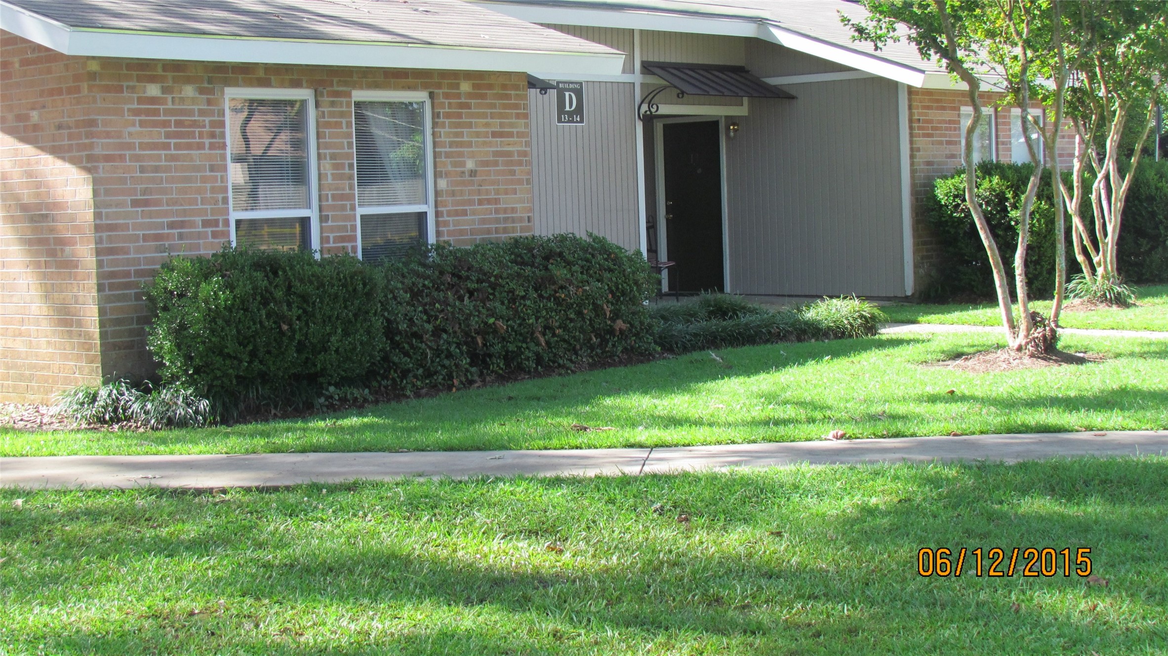 16161 Tiger Bend Road Property Photo 2
