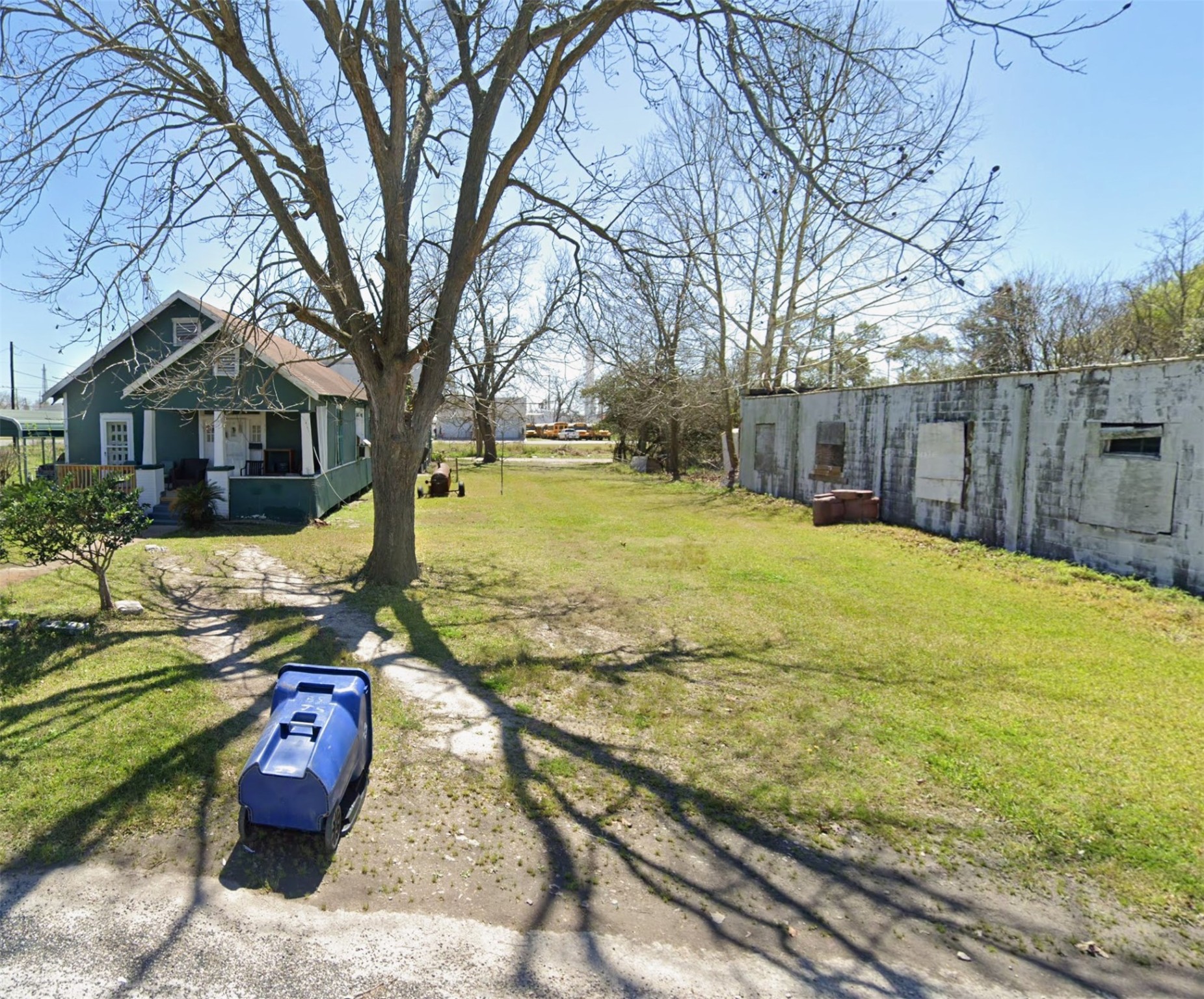 421 1st Avenue N Property Photo 1