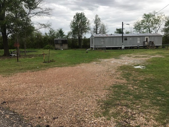 39081 West Drive Property Photo 11