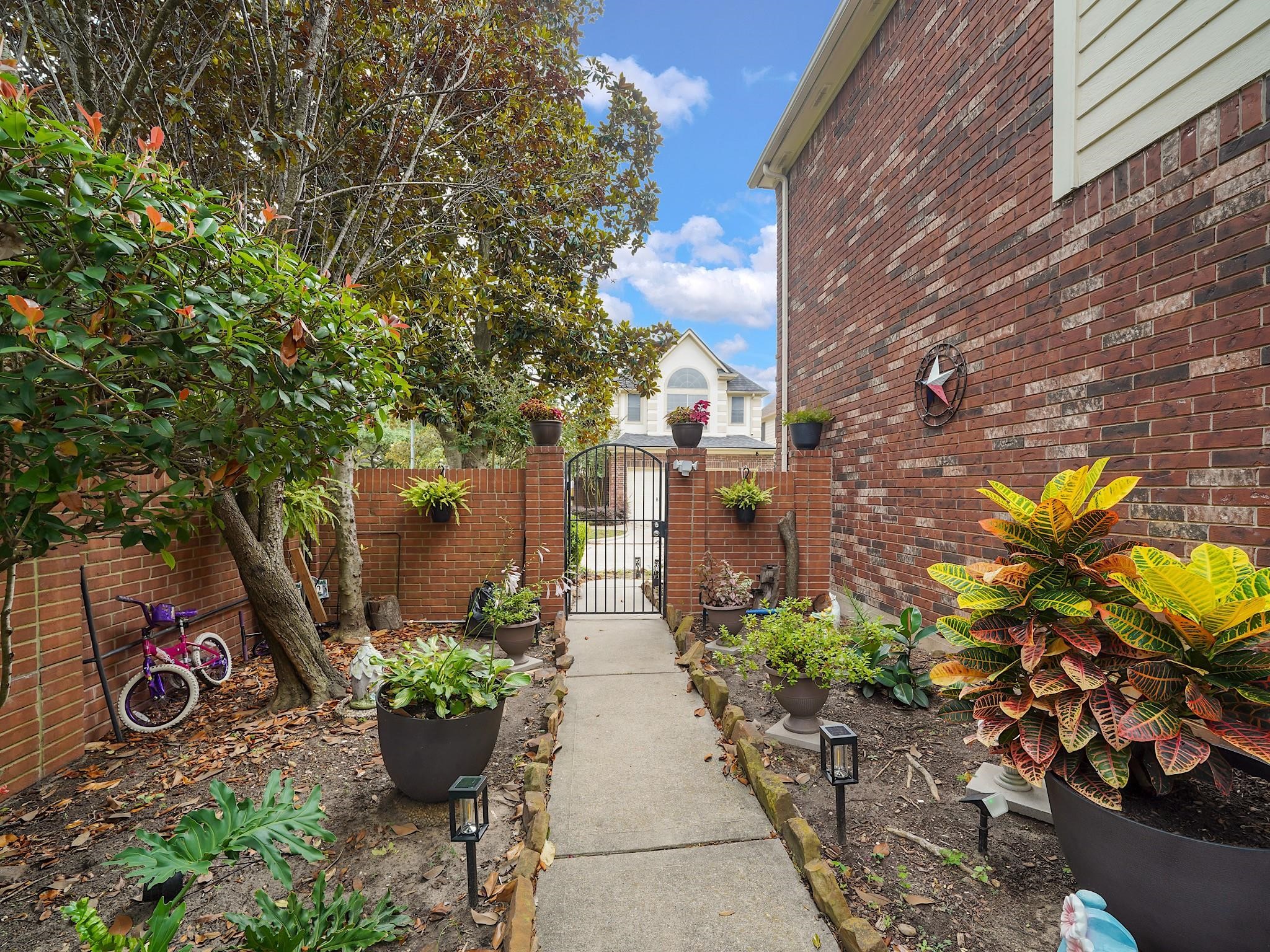 14402 Westbury Court Property Photo 3
