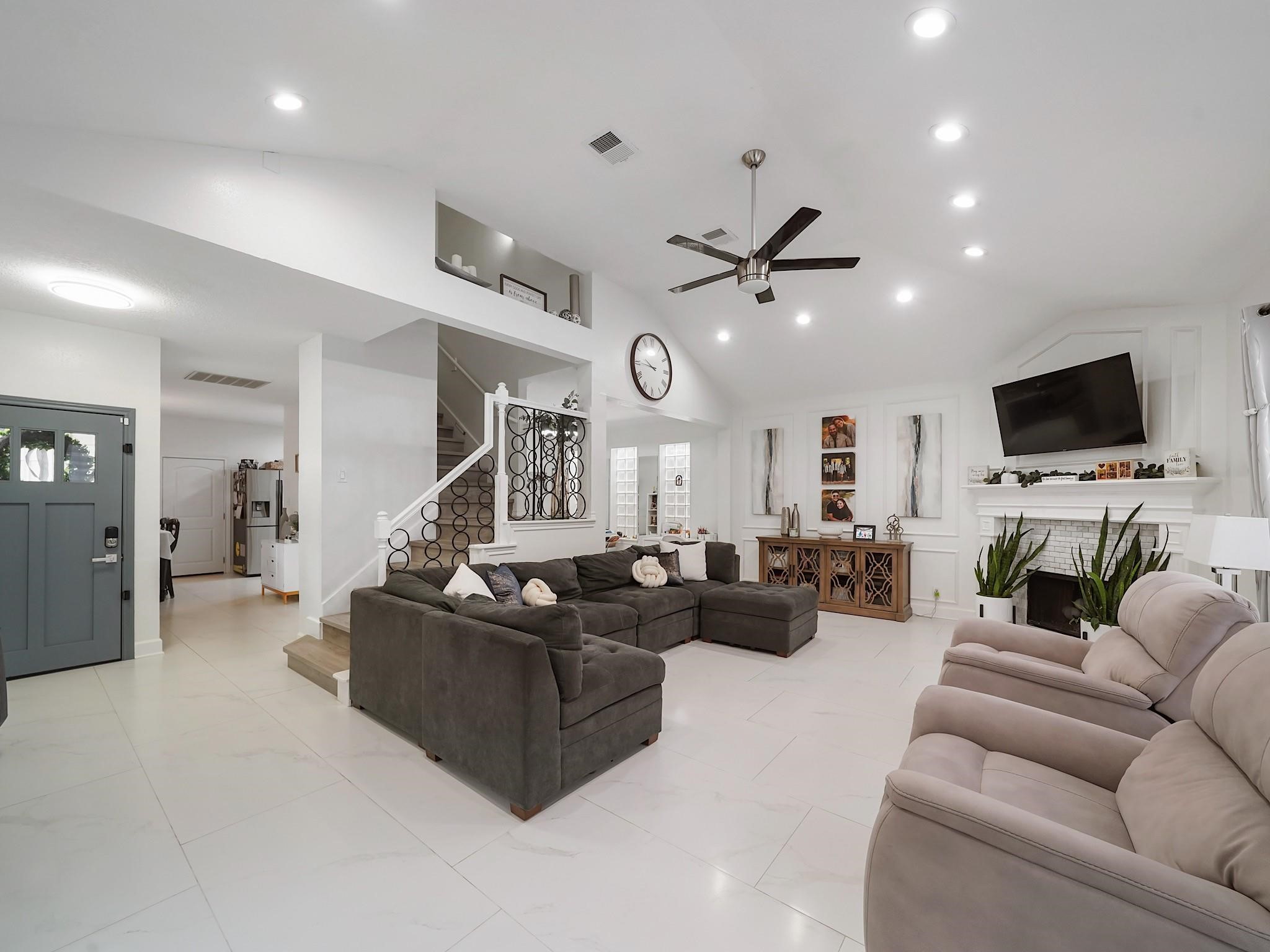 14402 Westbury Court Property Photo 6