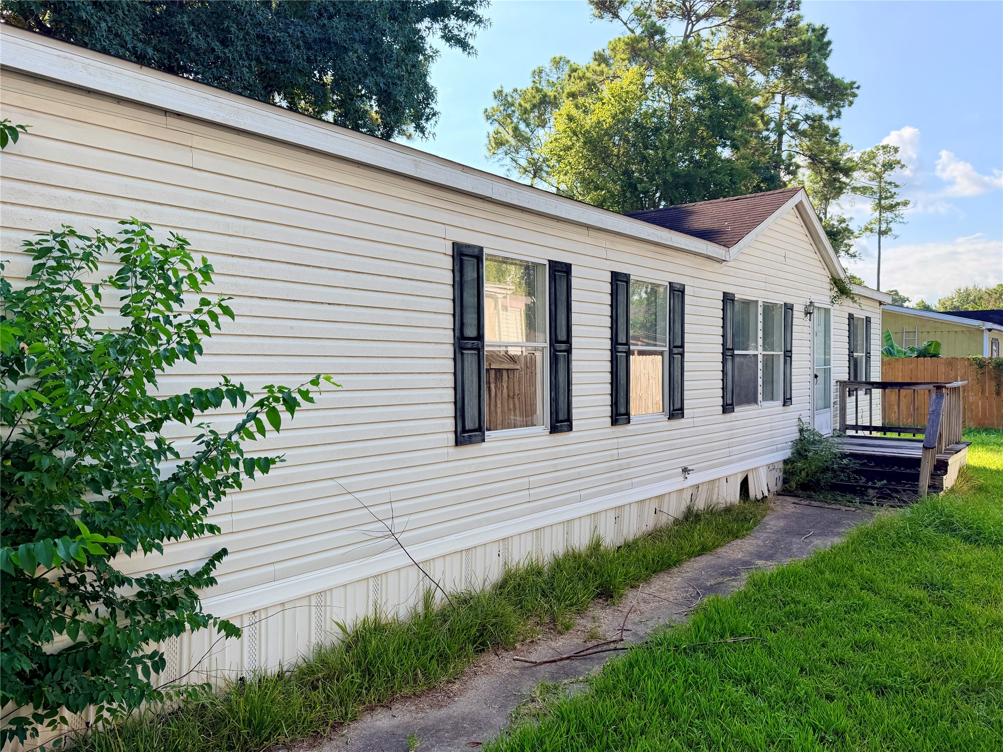810 Mercedes Benz Court Property Photo 1