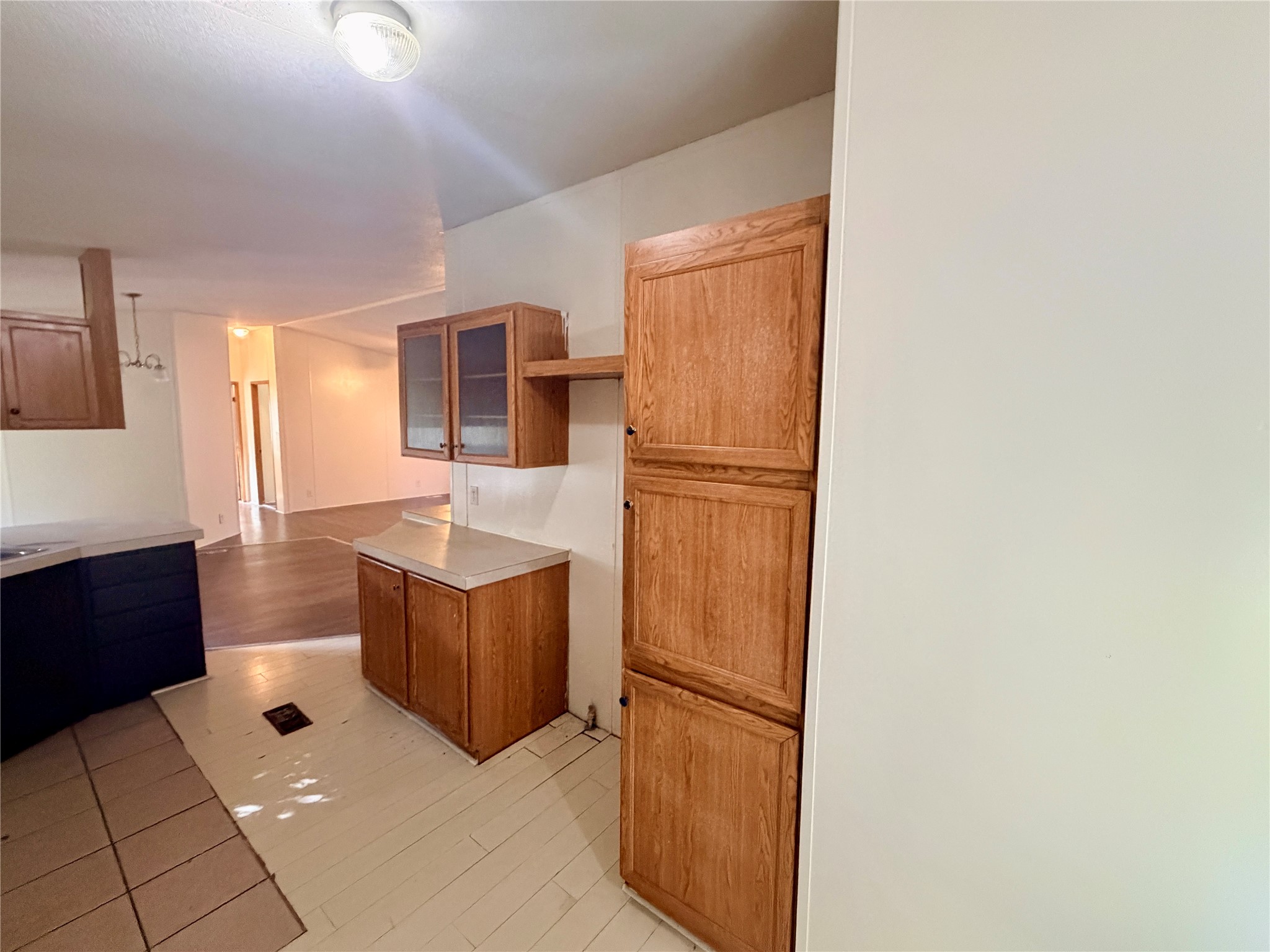 810 Mercedes Benz Court Property Photo 4