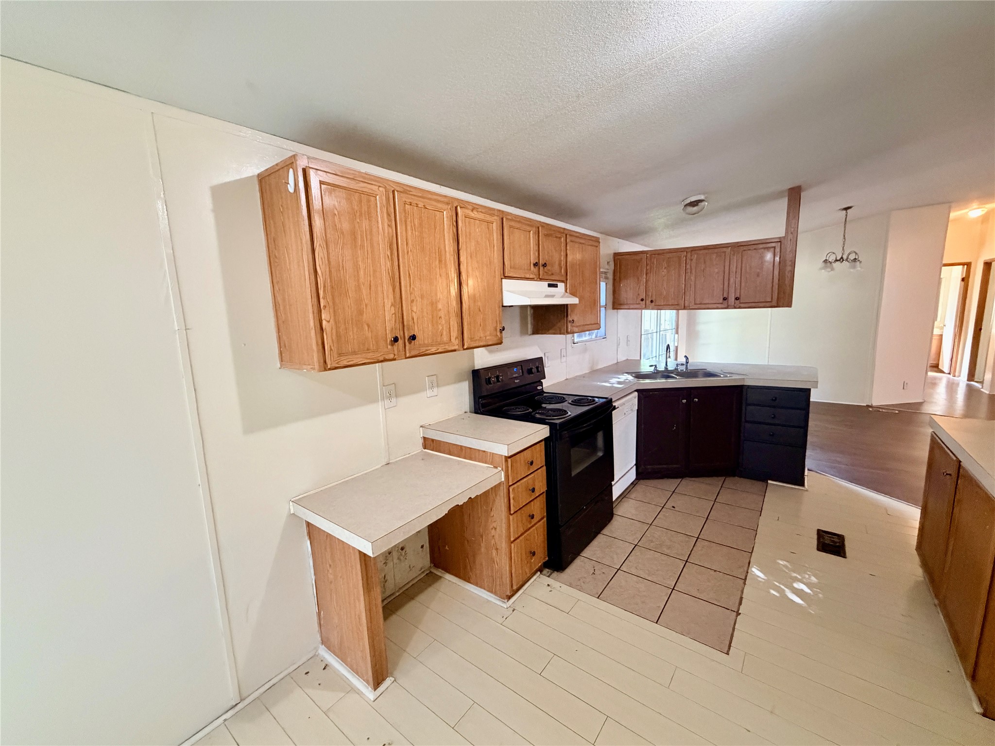 810 Mercedes Benz Court Property Photo 5
