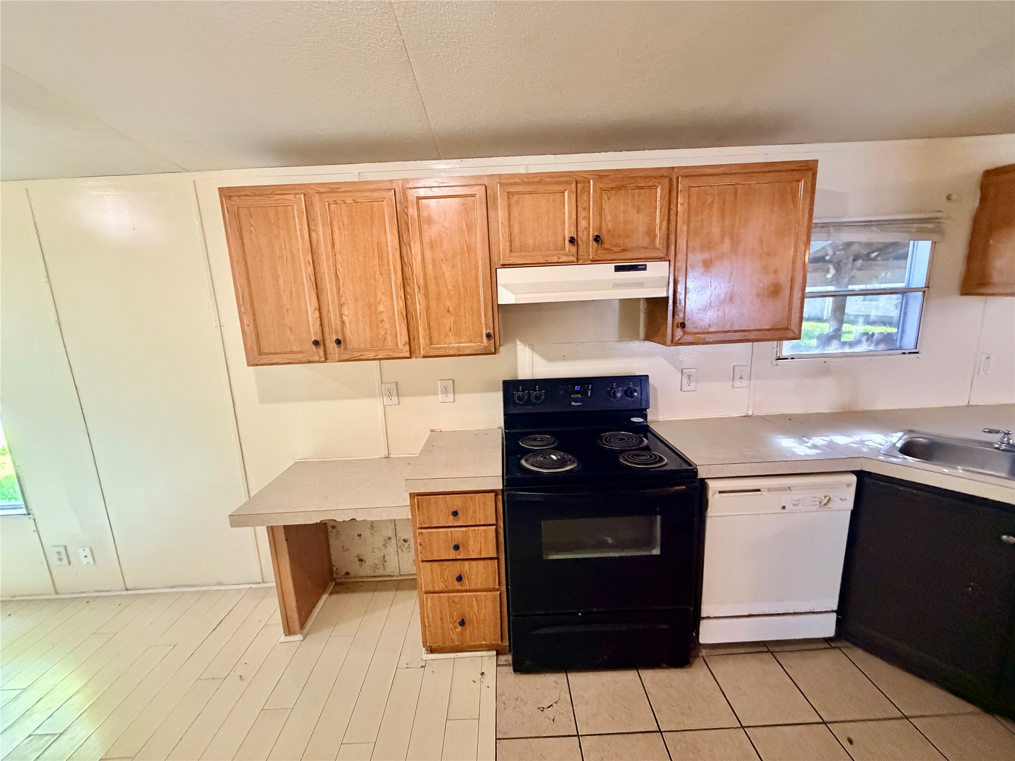 810 Mercedes Benz Court Property Photo 6