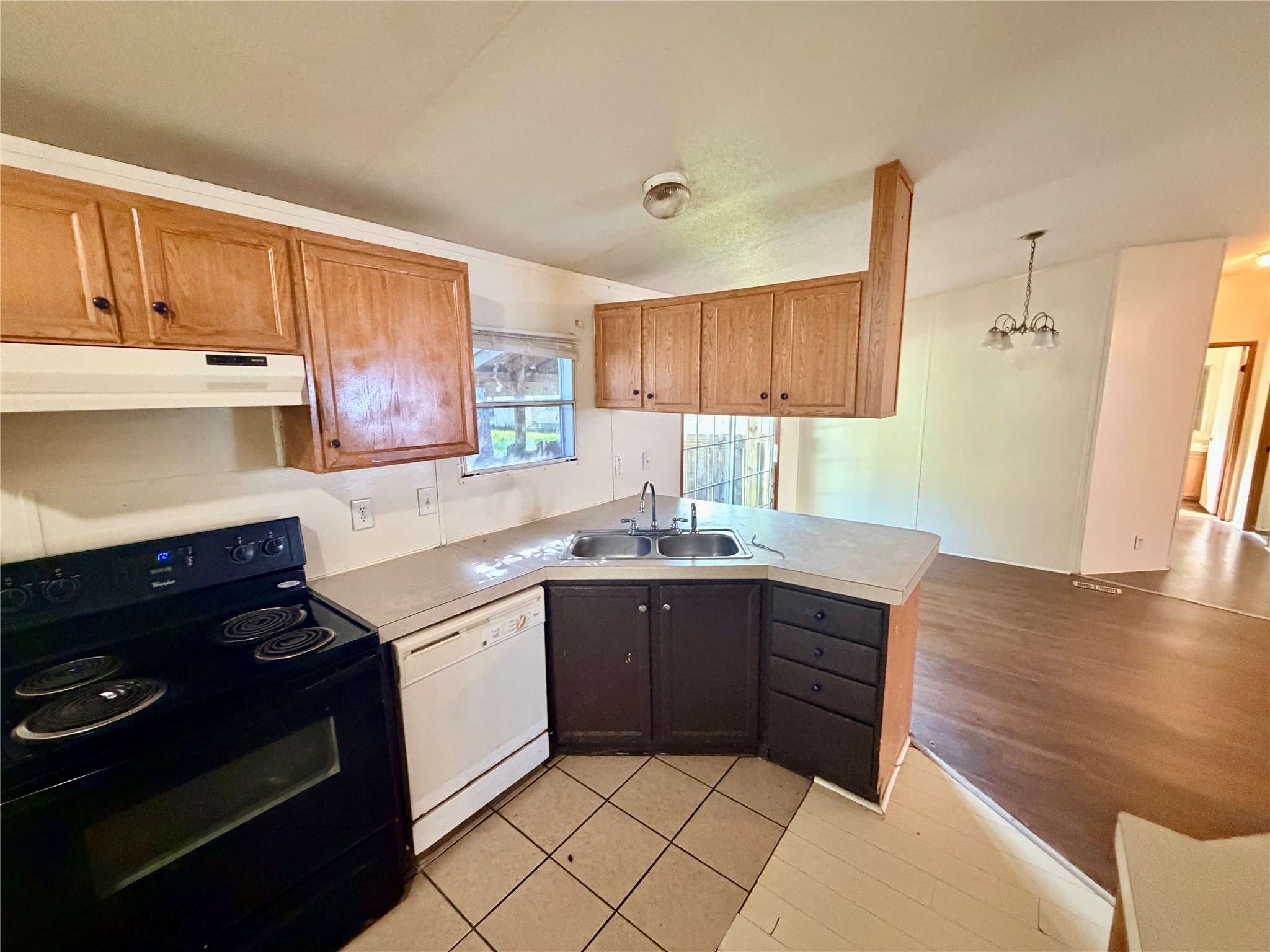 810 Mercedes Benz Court Property Photo 7