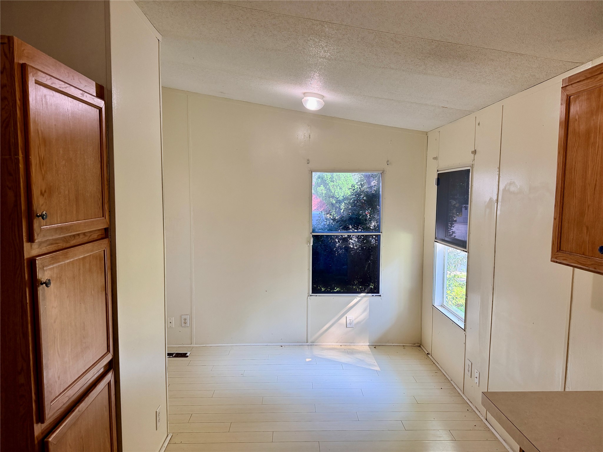 810 Mercedes Benz Court Property Photo 9