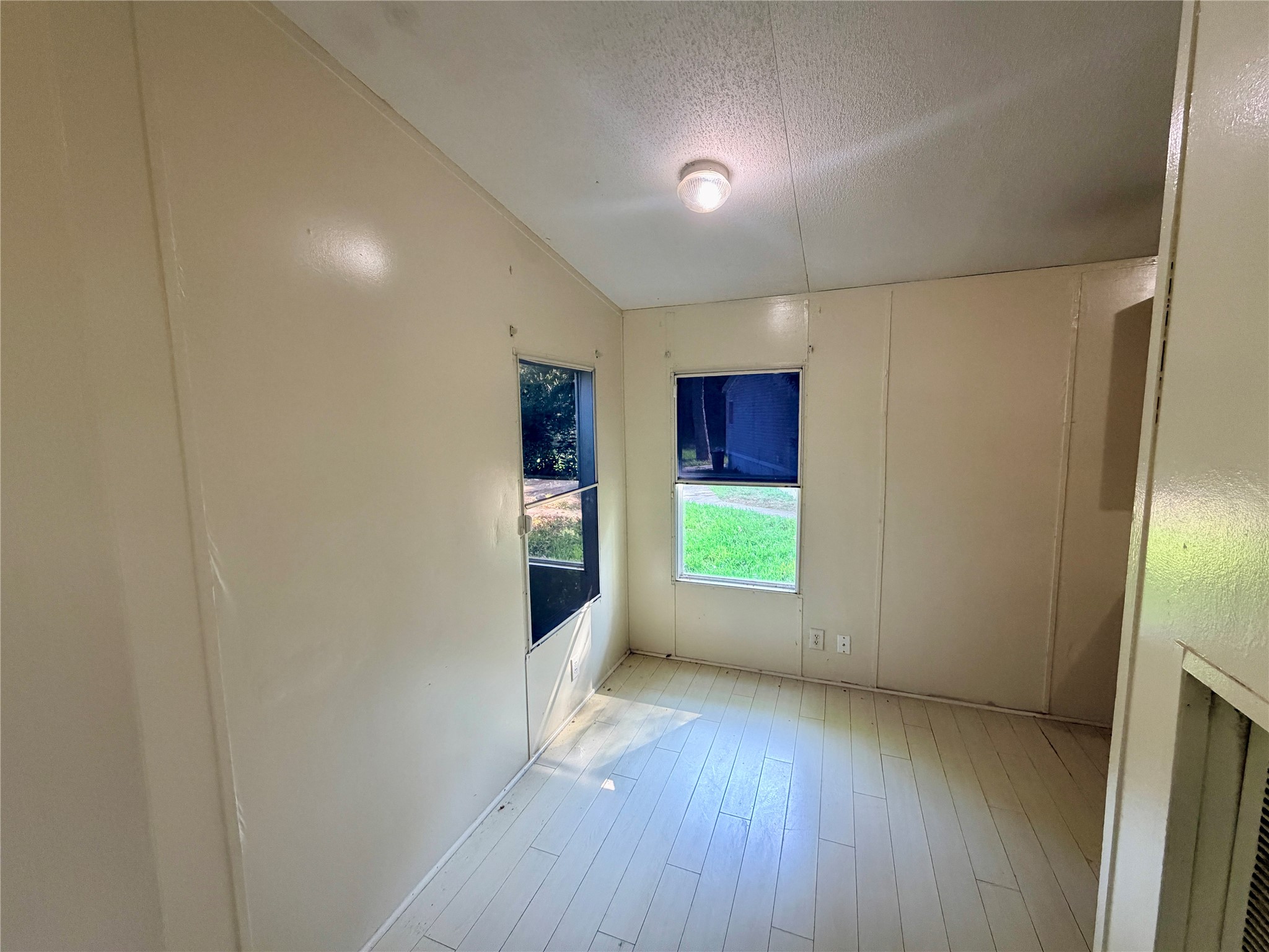810 Mercedes Benz Court Property Photo 10