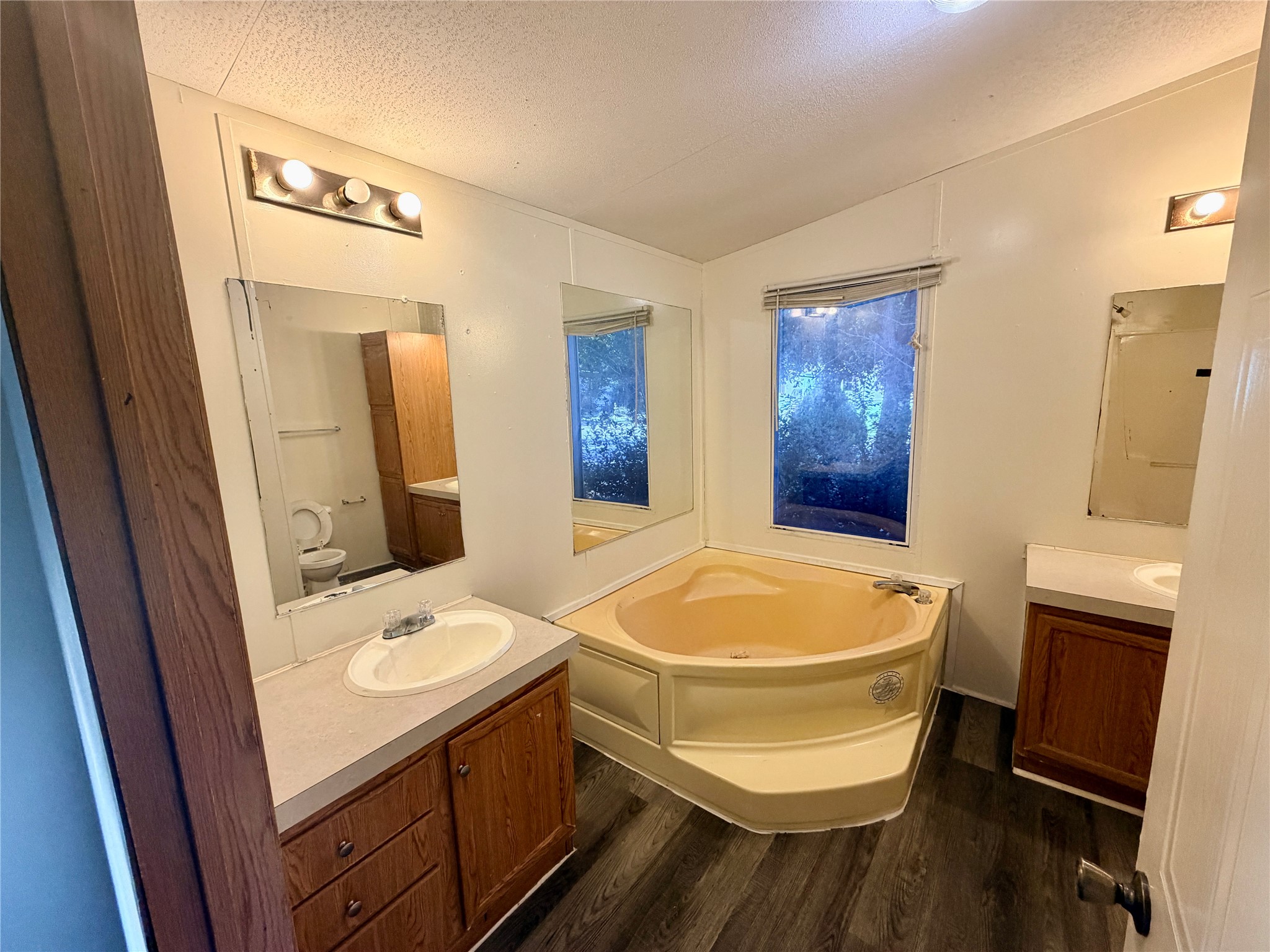 810 Mercedes Benz Court Property Photo 15