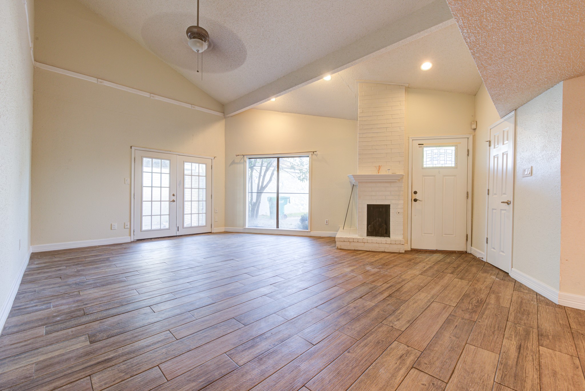 10822 Kirktown Drive Property Photo 3