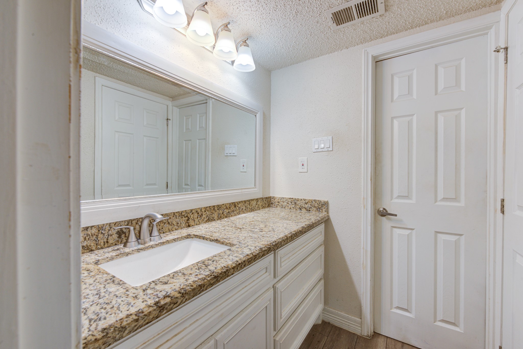 10822 Kirktown Drive Property Photo 14