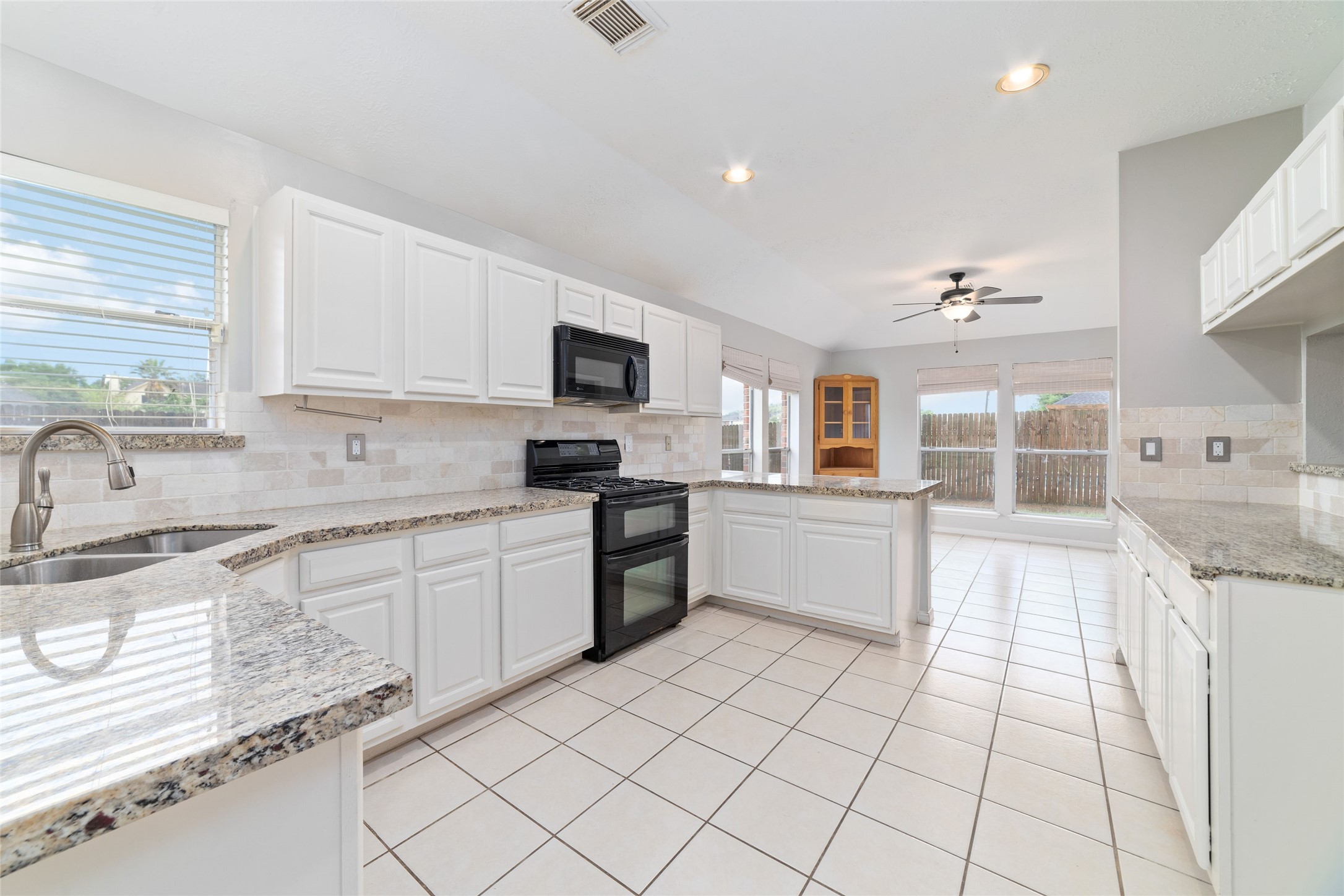 15803 Spruce River Court Property Photo 12