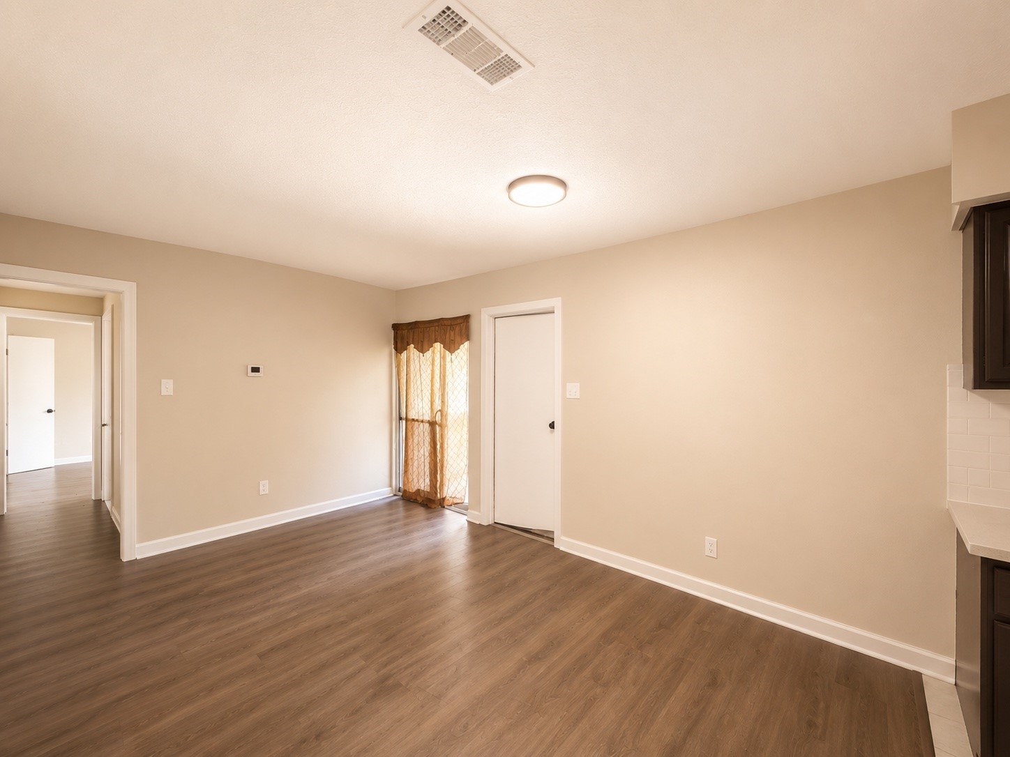 12610 S Coast Drive Property Photo 3