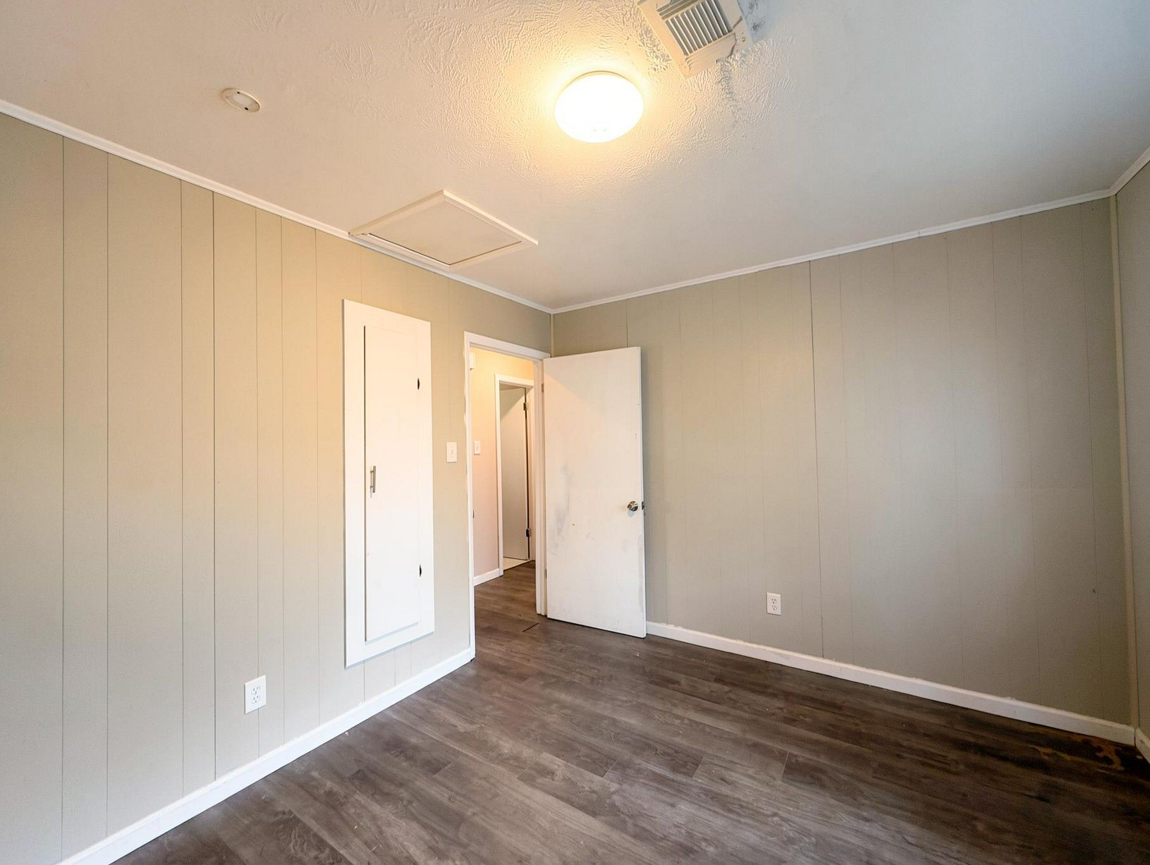 12610 S Coast Drive Property Photo 7