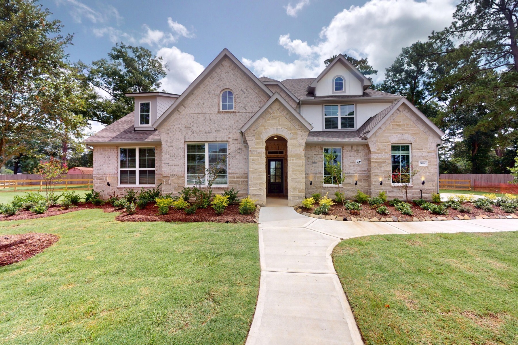 21914 Hibiscus Hedge Trail Property Photo