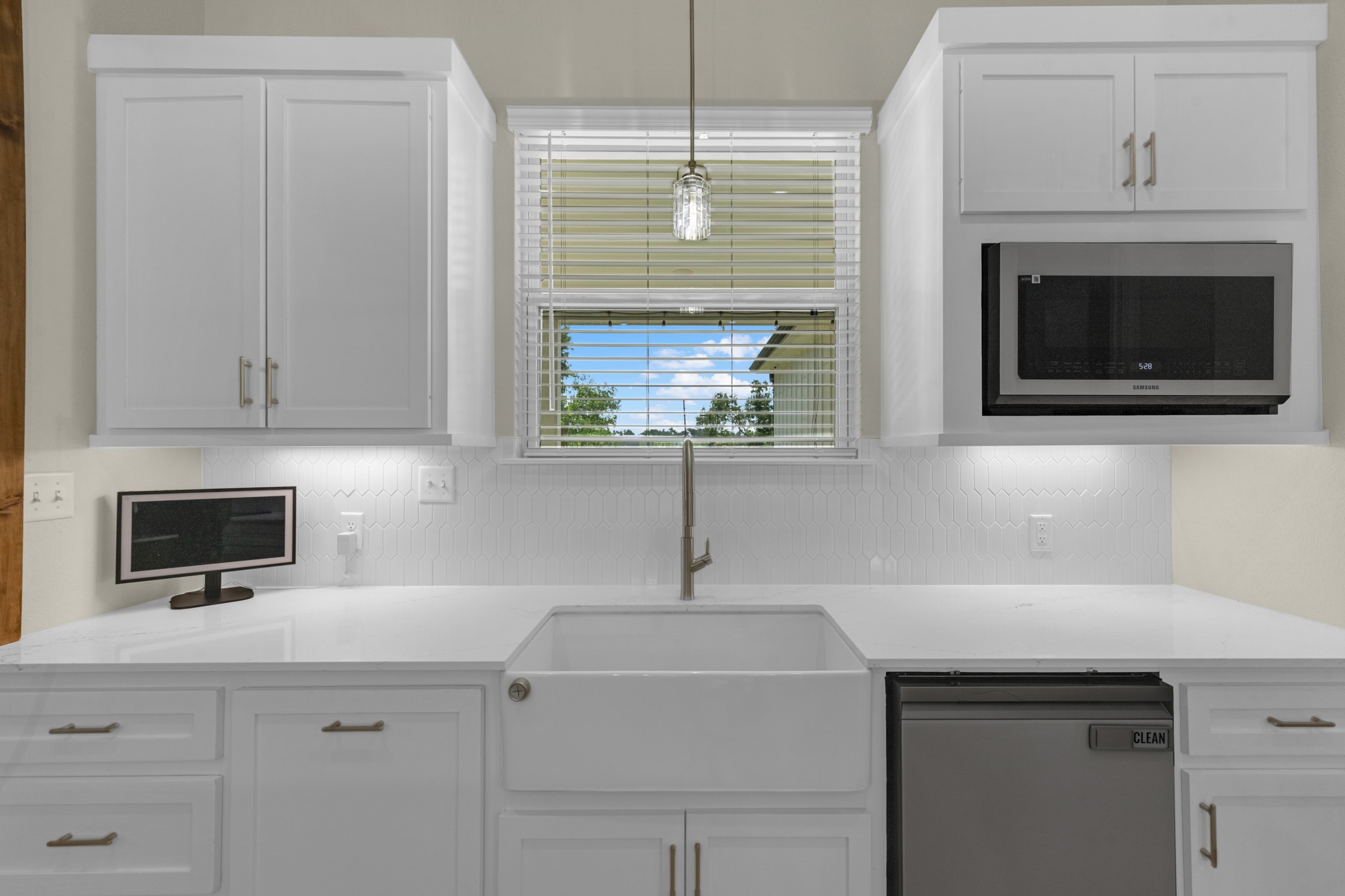 22694 Brook Forest Road Property Photo 8