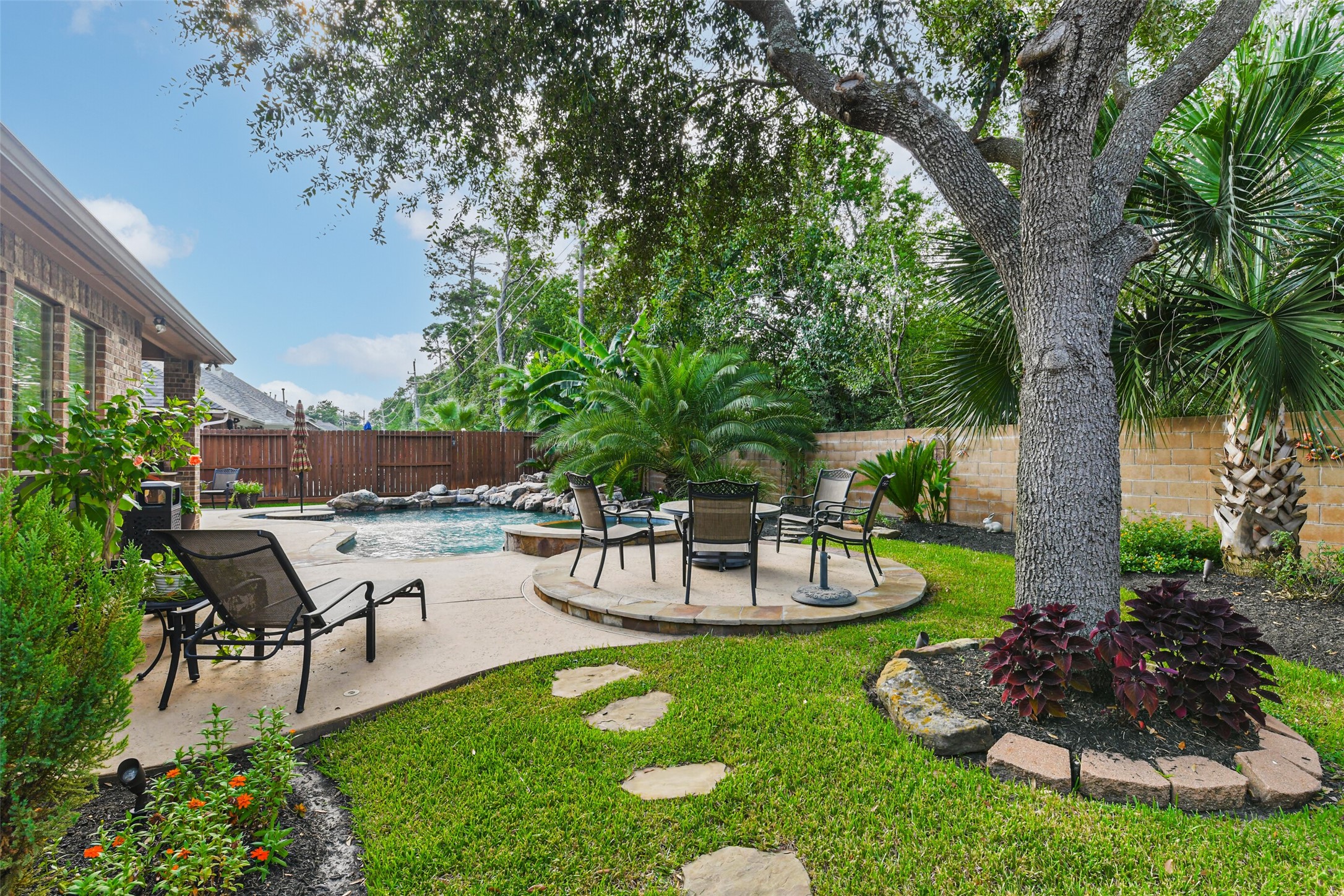 2530 Hendricks Lakes Drive Property Photo 38