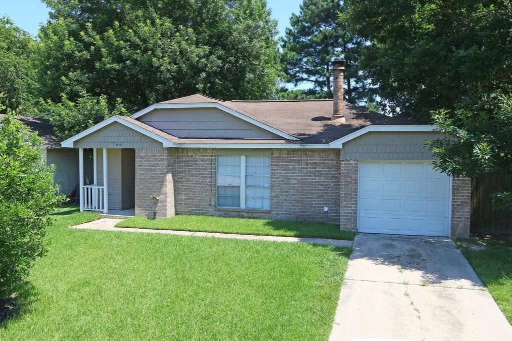 7815 Eastern Bluebird Drive Property Photo 2