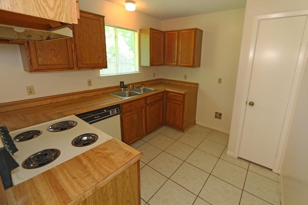 7815 Eastern Bluebird Drive Property Photo 6