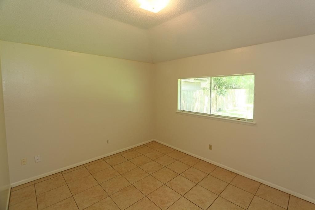 7815 Eastern Bluebird Drive Property Photo 7