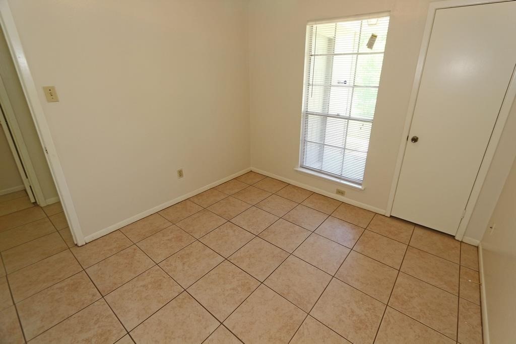 7815 Eastern Bluebird Drive Property Photo 8