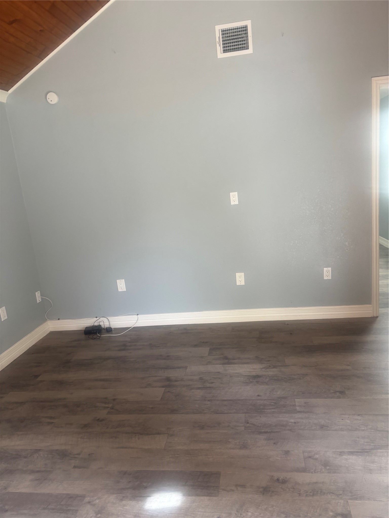 25743 Dulaney Property Photo 9