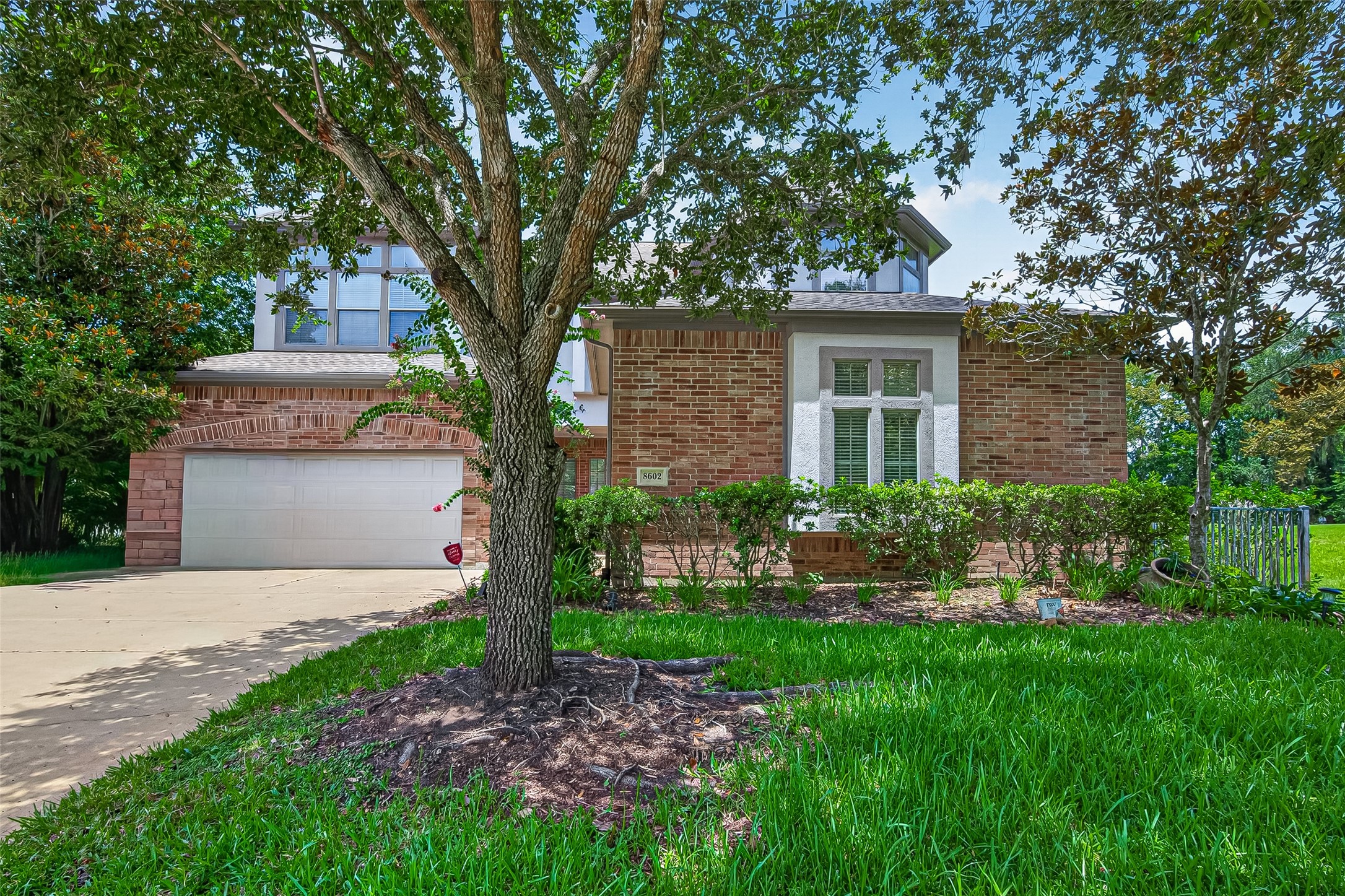 8602 Two Sisters Court Property Photo 3