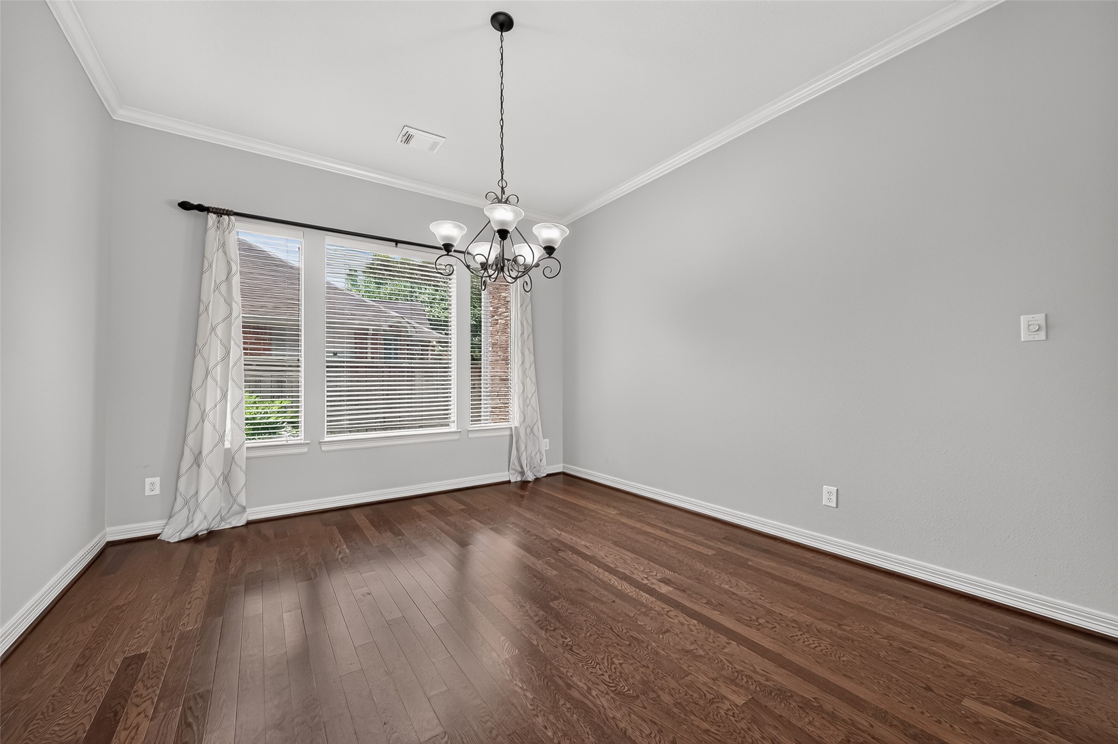 8602 Two Sisters Court Property Photo 9