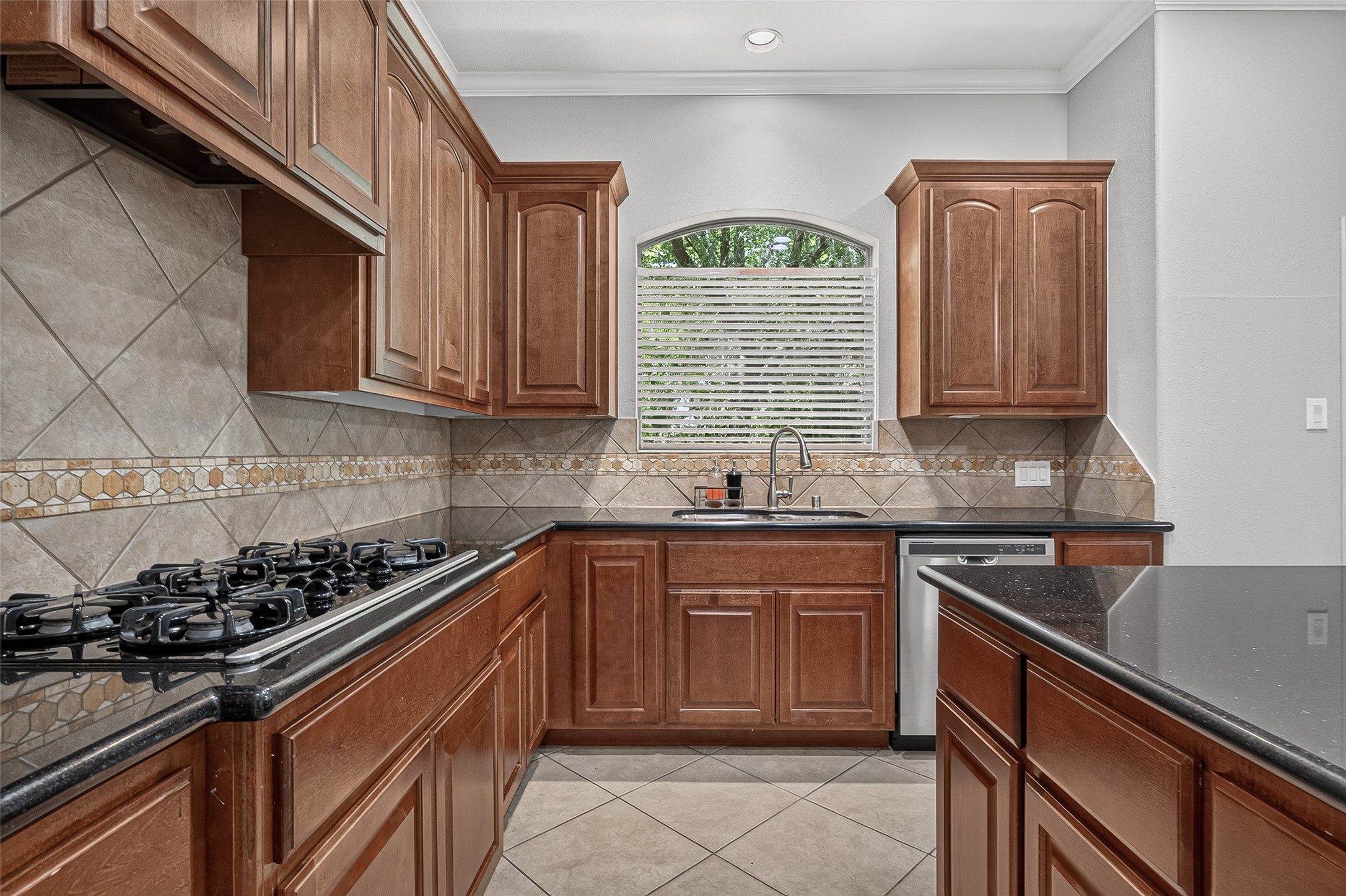 8602 Two Sisters Court Property Photo 16