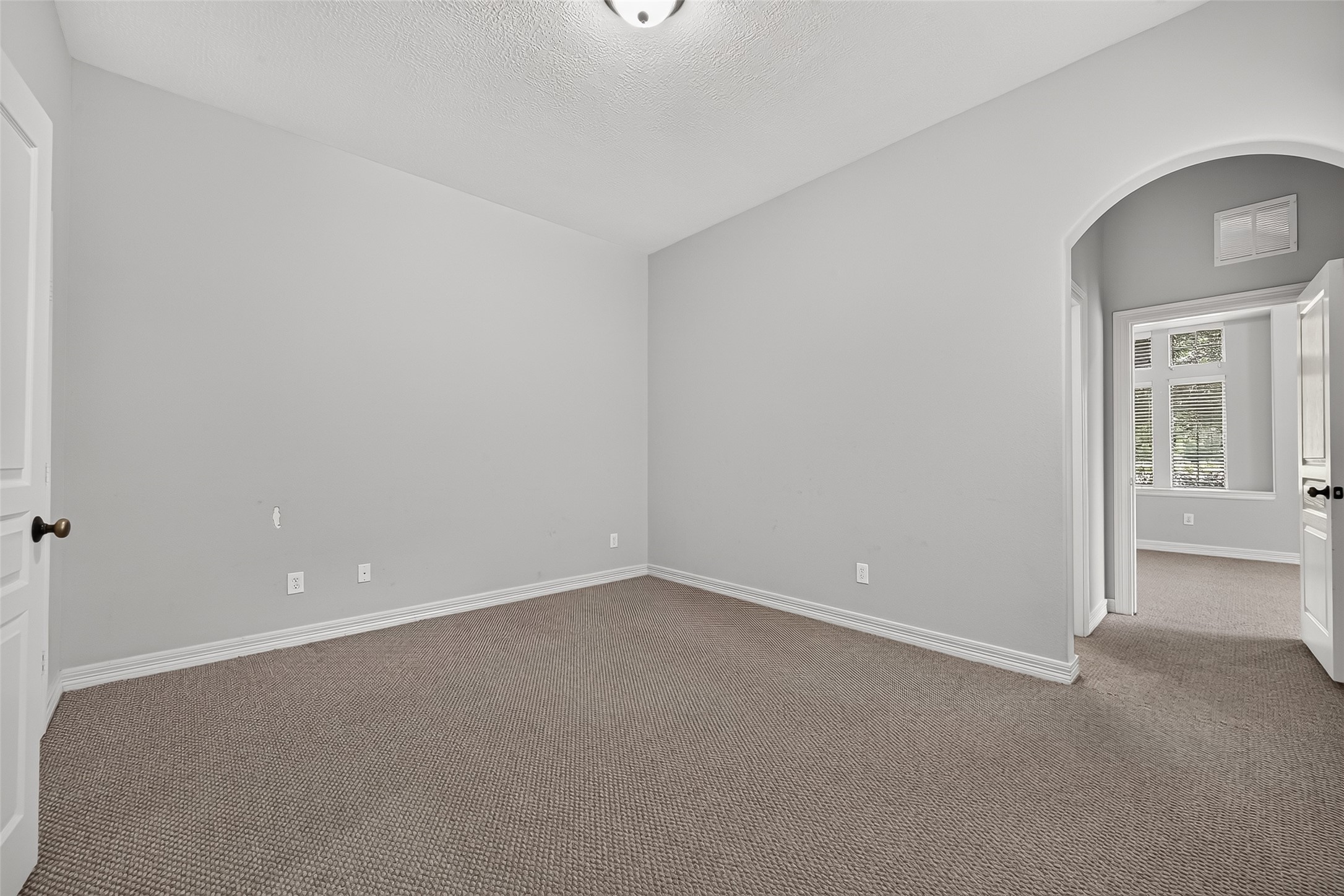 8602 Two Sisters Court Property Photo 18