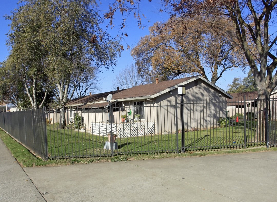 5581 Mendocino Blvd Property Photo 1