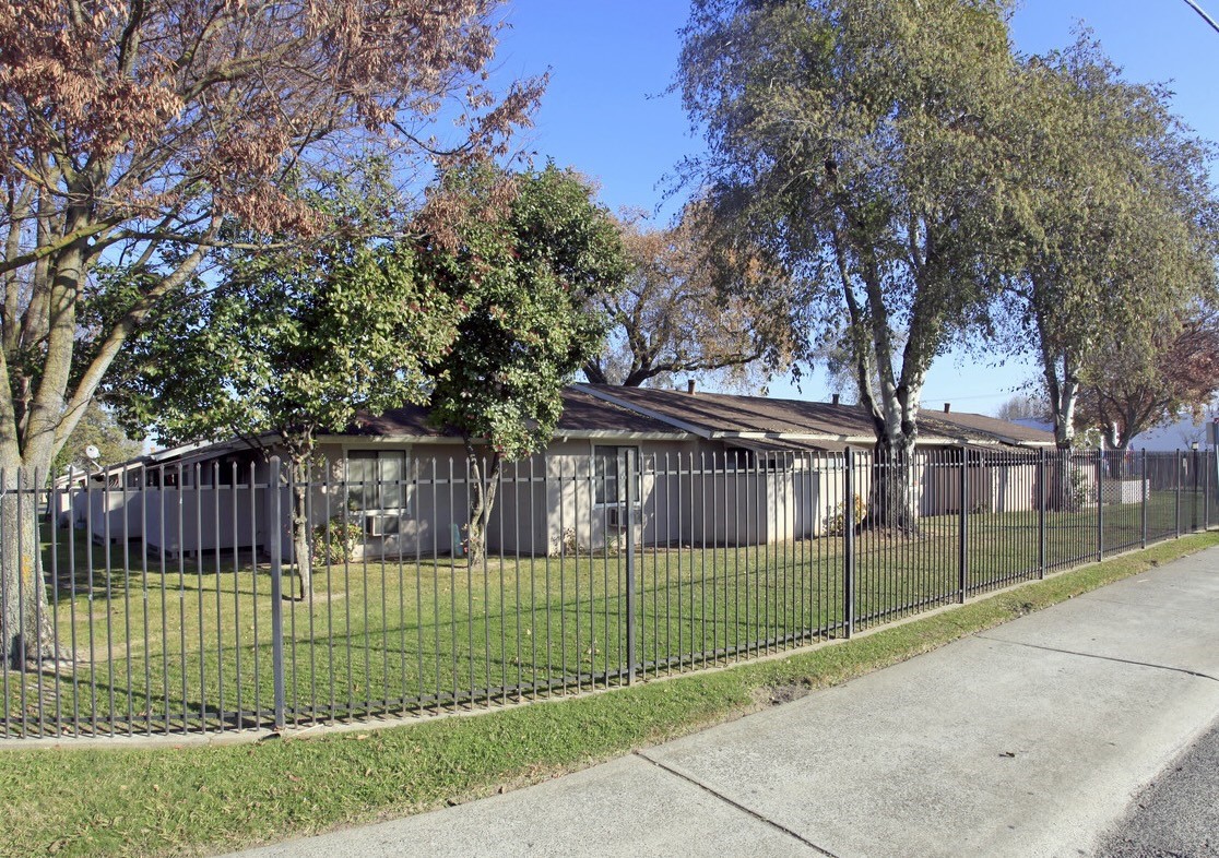 5581 Mendocino Blvd Property Photo 2