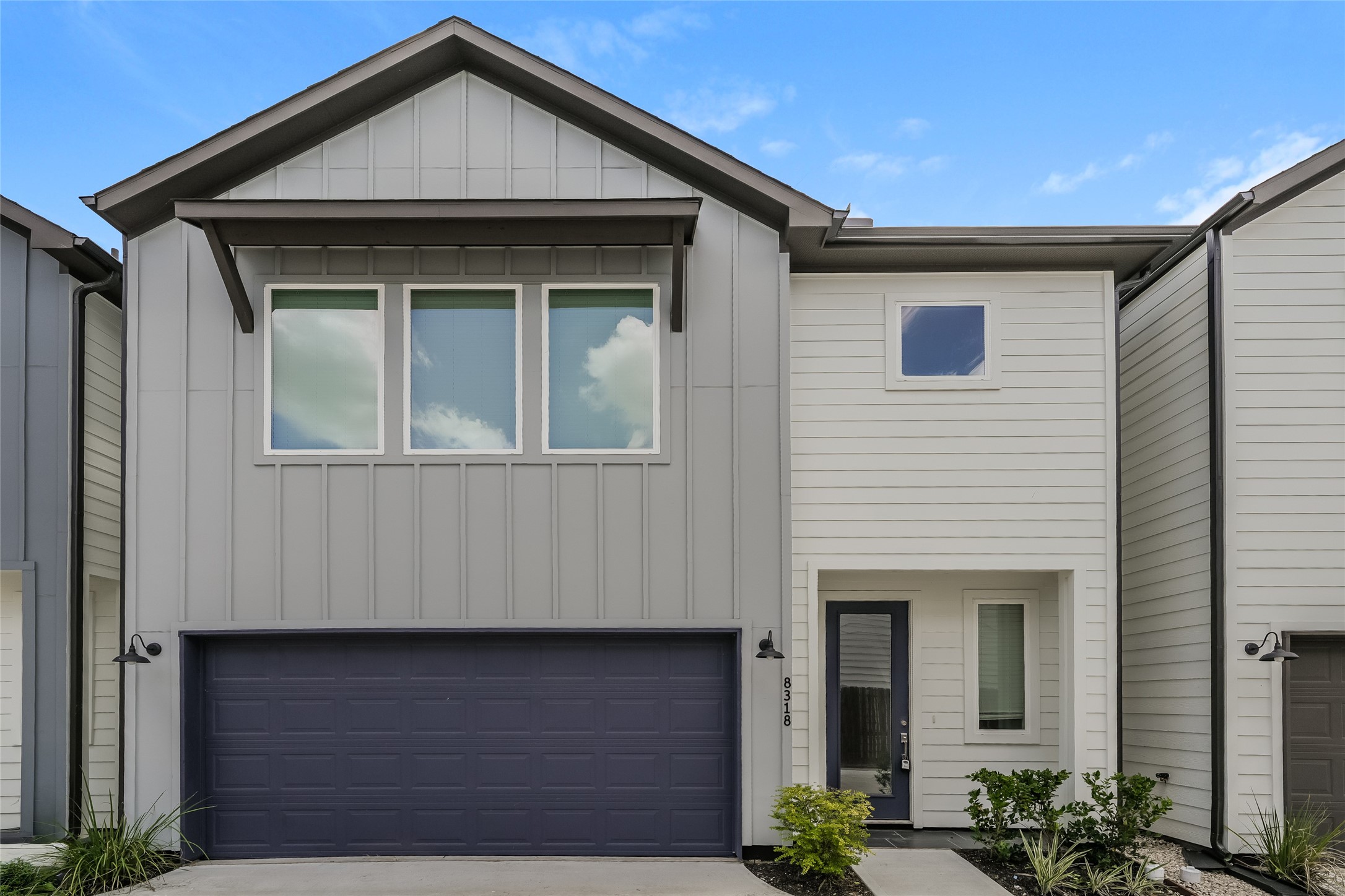 8318 Curry Road Property Photo 1