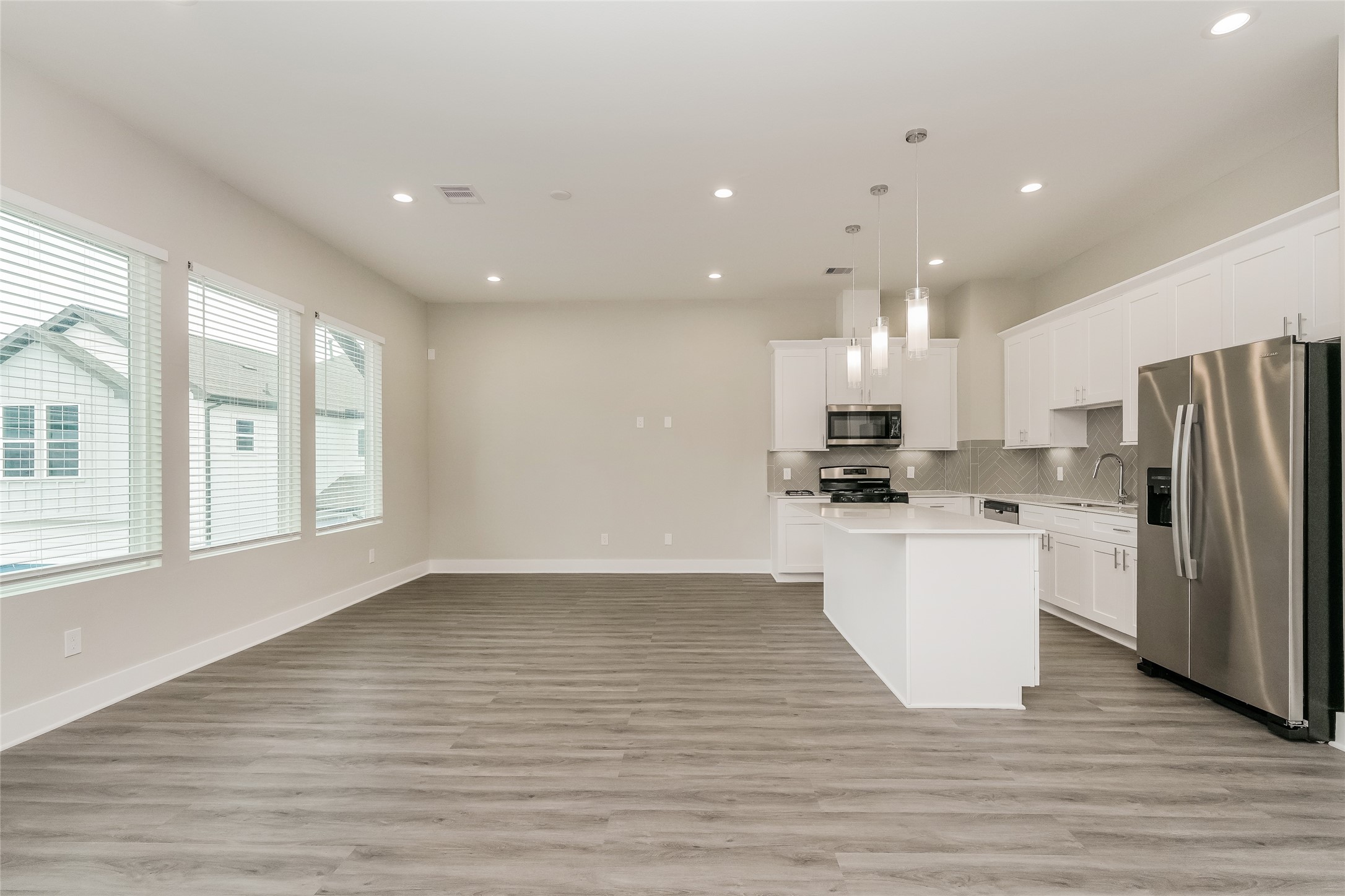 8318 Curry Road Property Photo 2