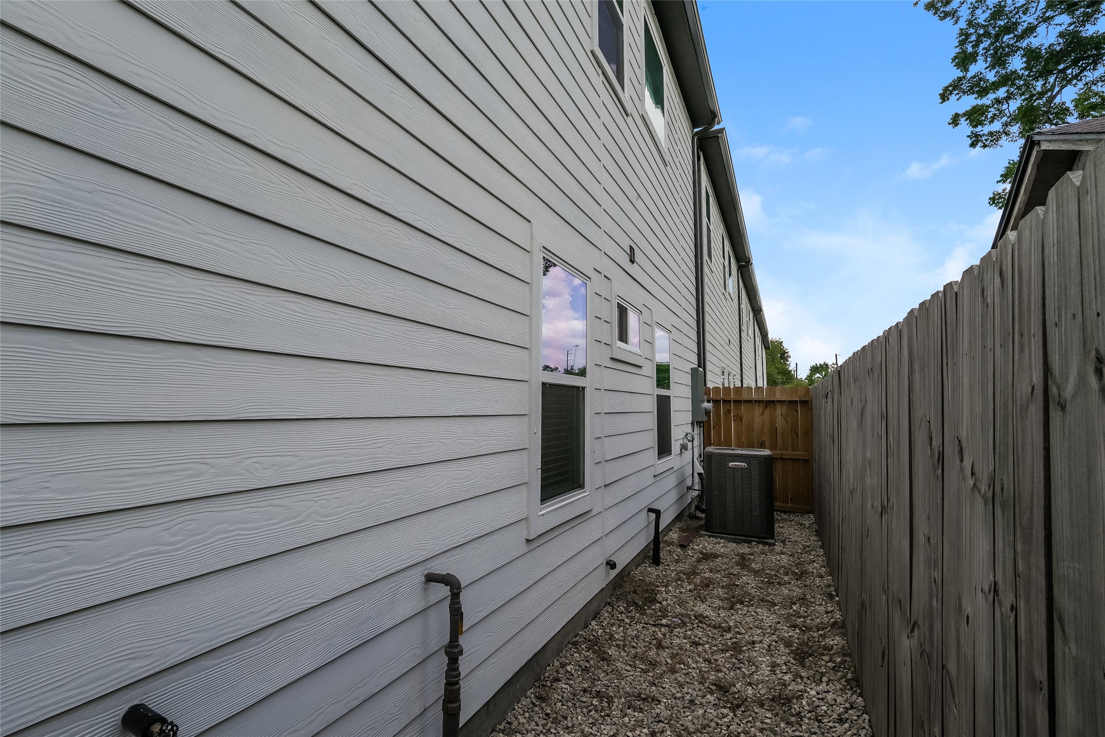 8318 Curry Road Property Photo 15