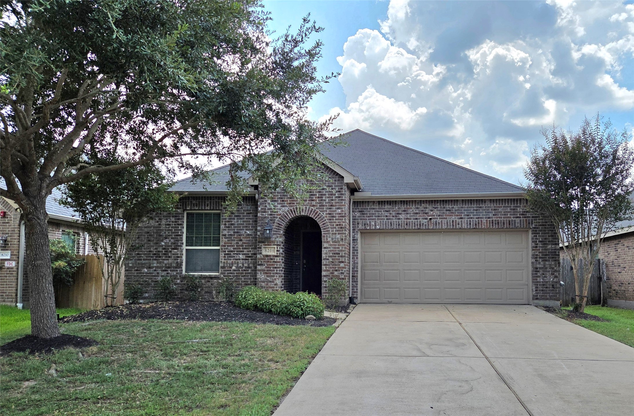 8206 Summer Lake Pass Lane Property Photo 1