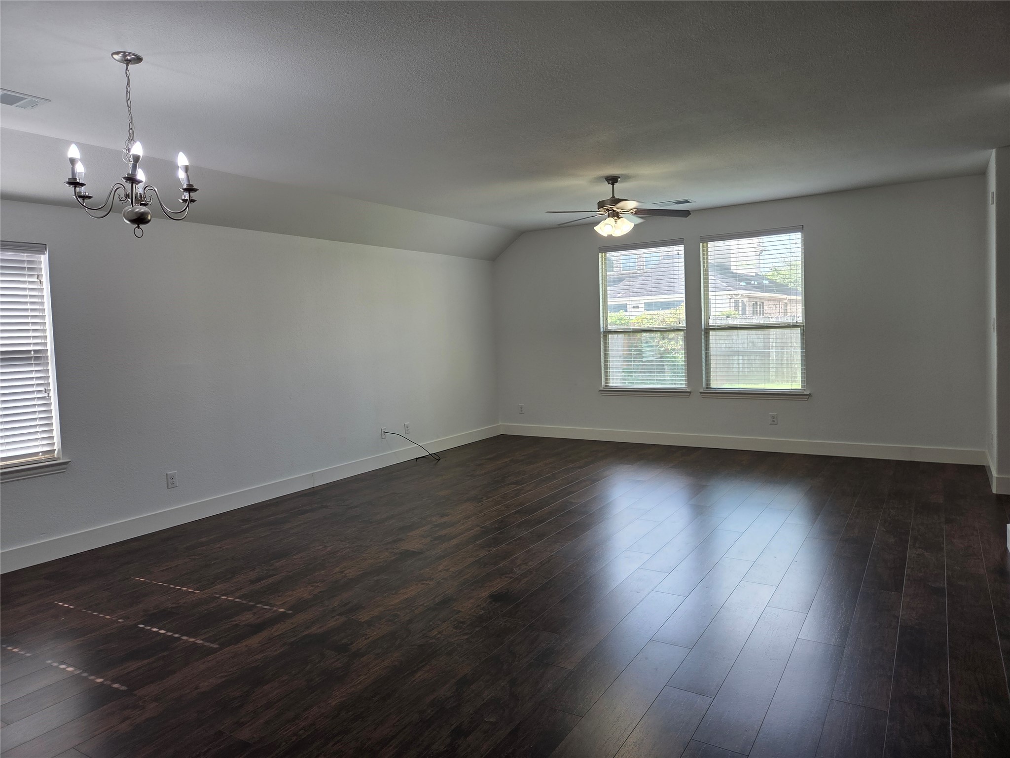 8206 Summer Lake Pass Lane Property Photo 3