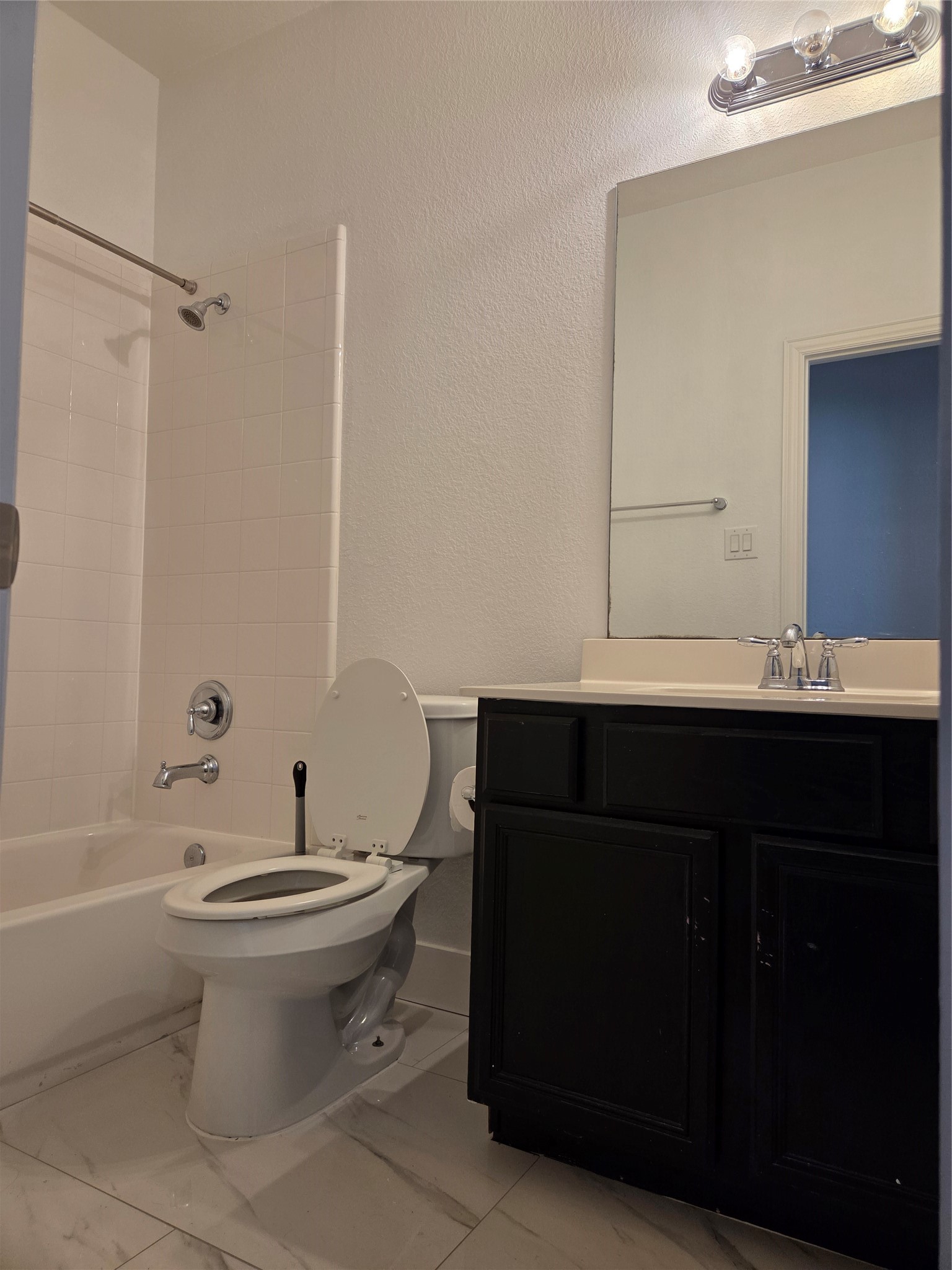 8206 Summer Lake Pass Lane Property Photo 15