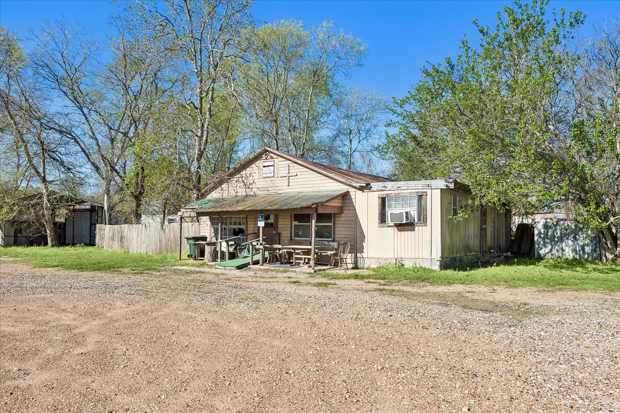 805 Frydek Road Property Photo 3