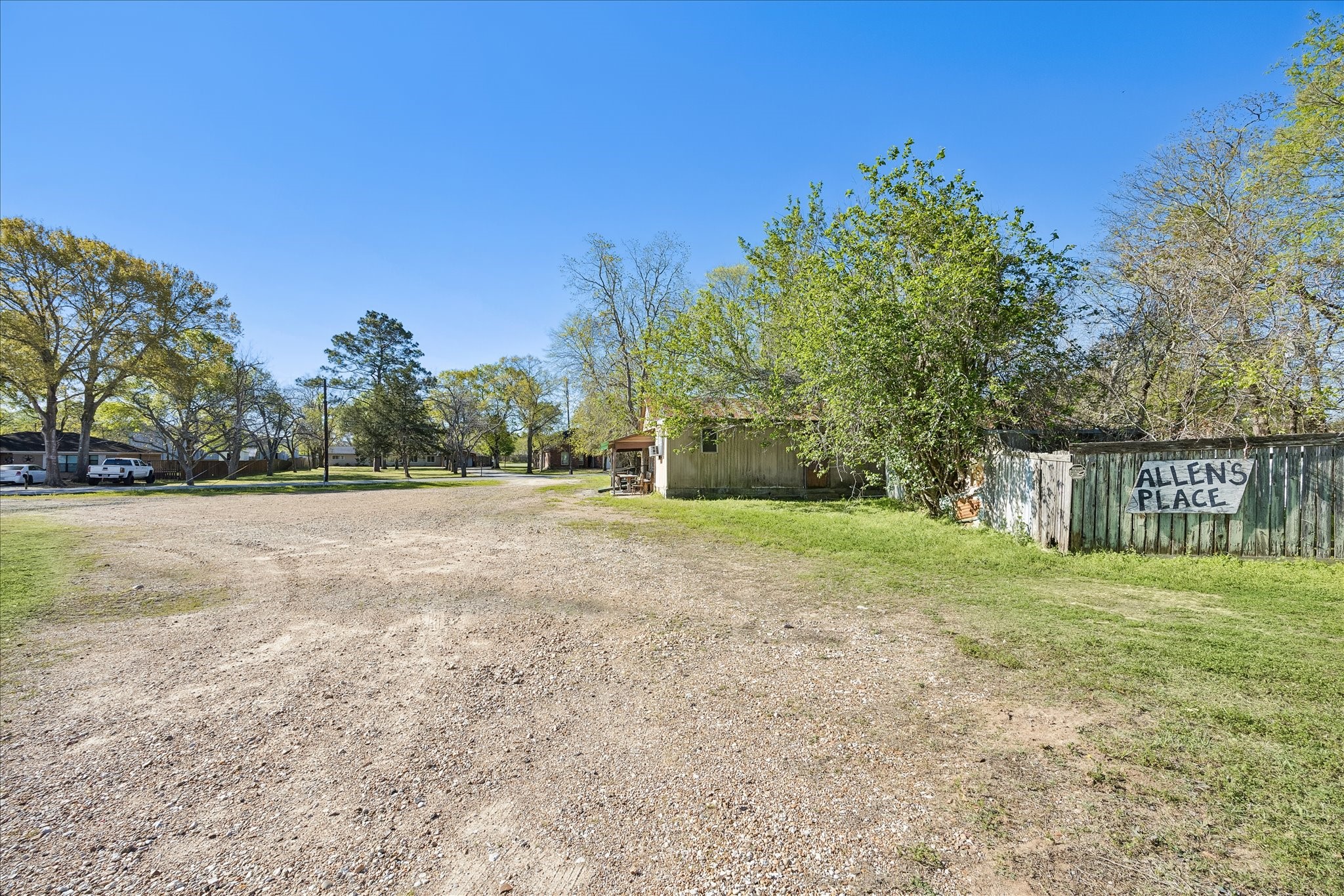 805 Frydek Road Property Photo 6