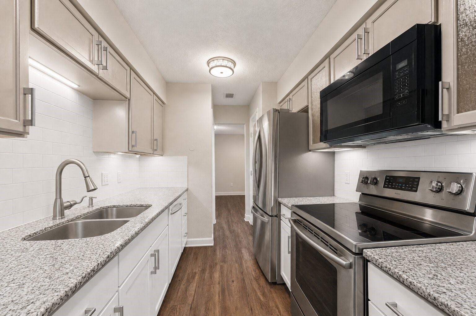 1107 Country Place Drive Property Photo 5