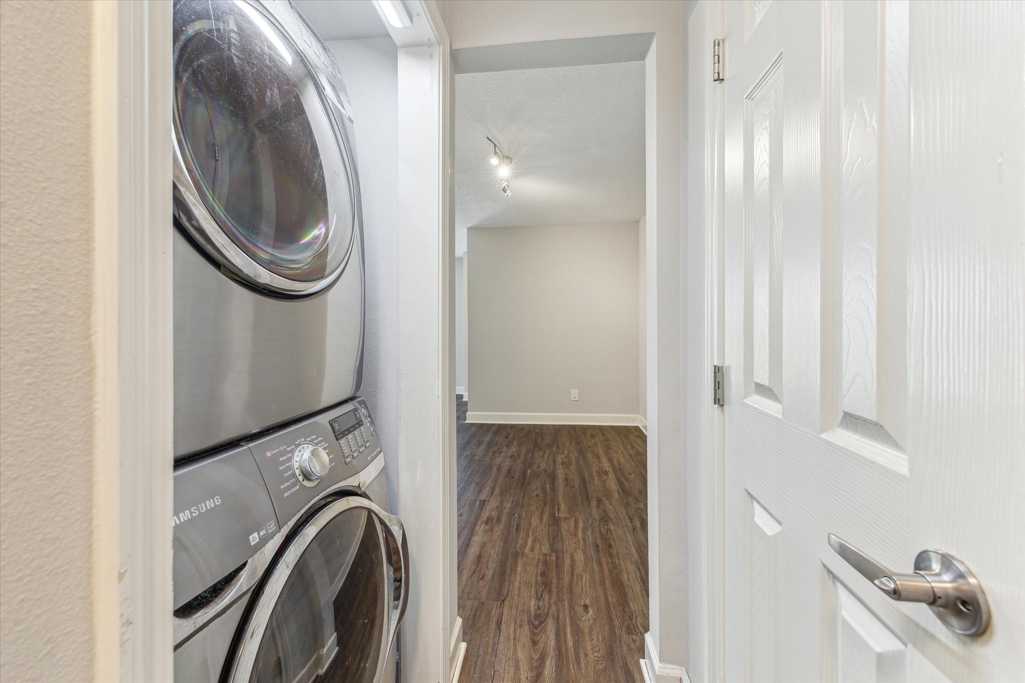 1107 Country Place Drive Property Photo 6