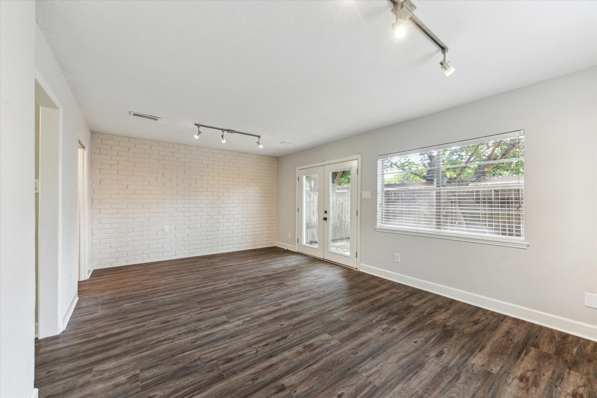 1107 Country Place Drive Property Photo 7