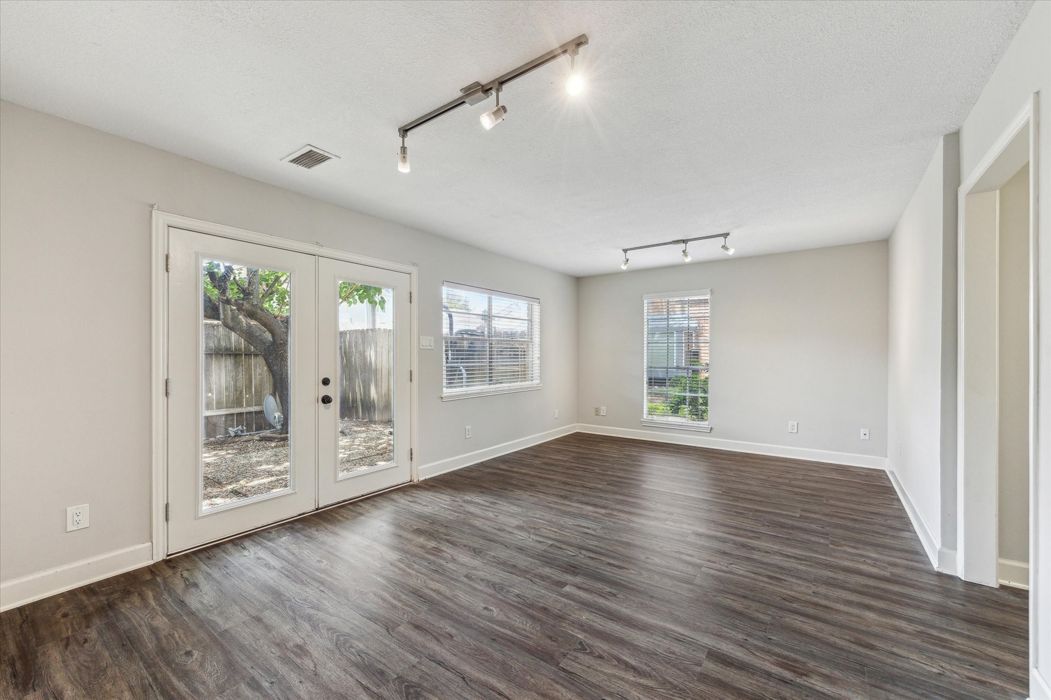 1107 Country Place Drive Property Photo 8