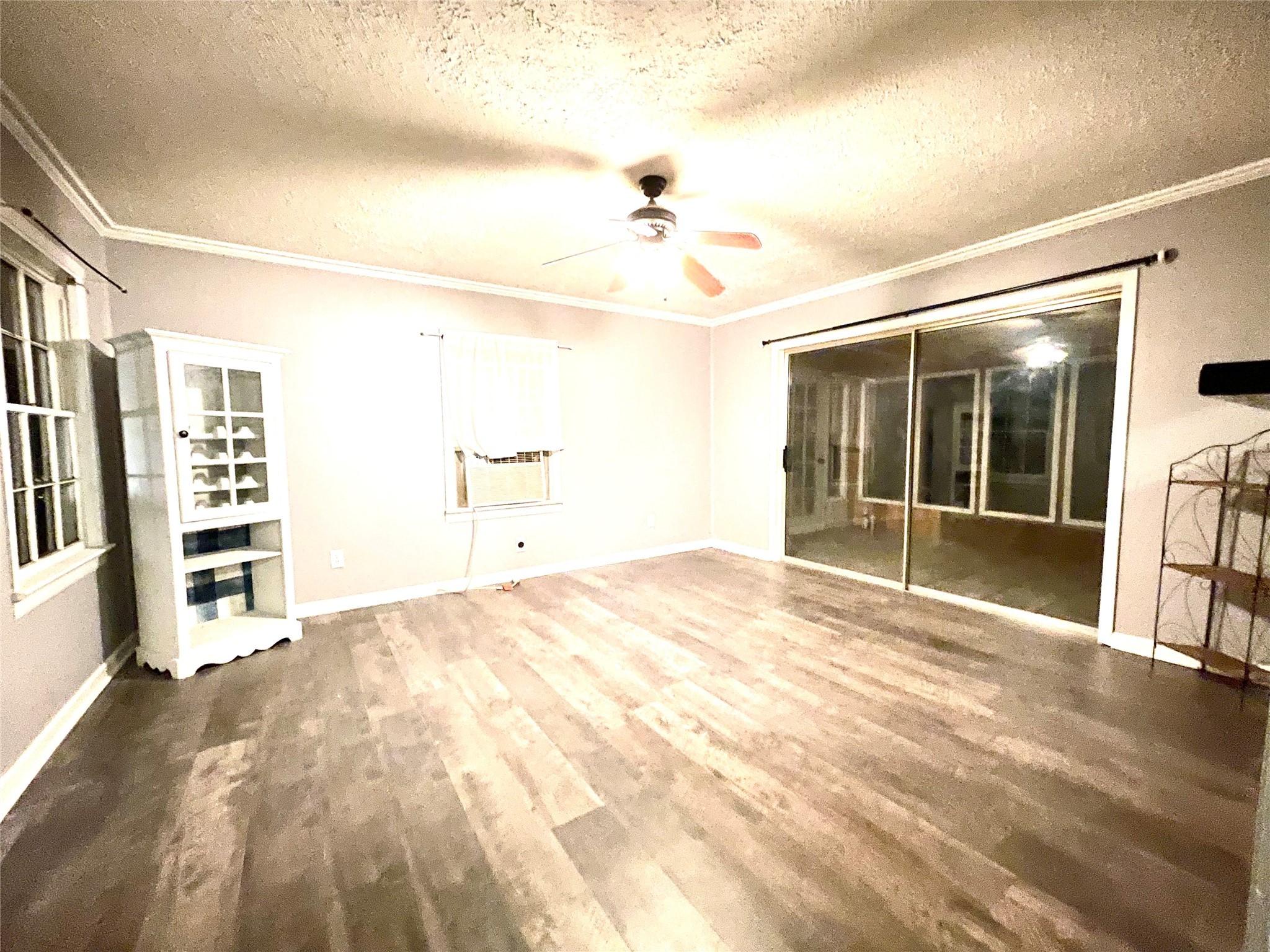 255 Frank Street A-b Property Photo 8