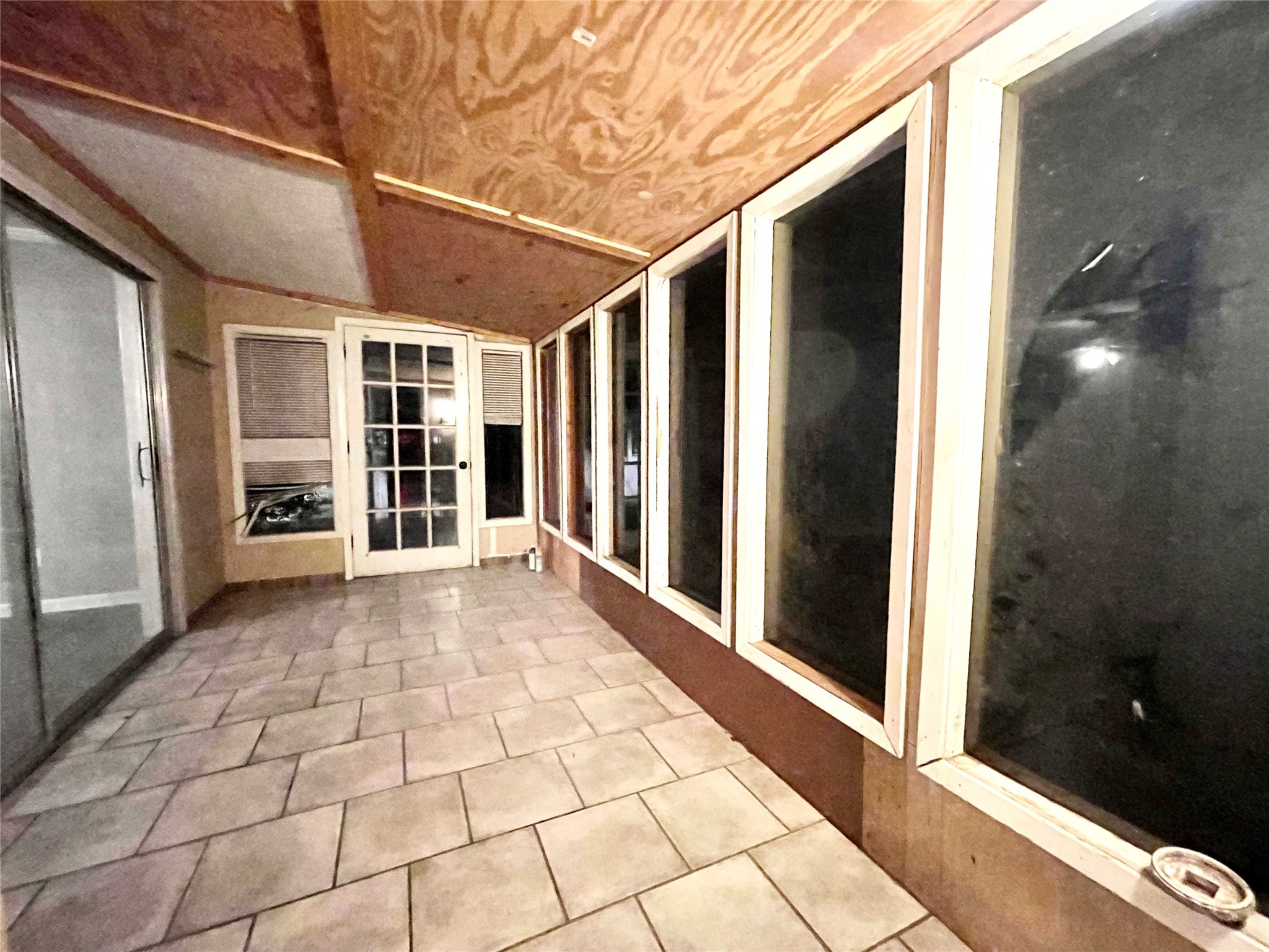255 Frank Street A-b Property Photo 17