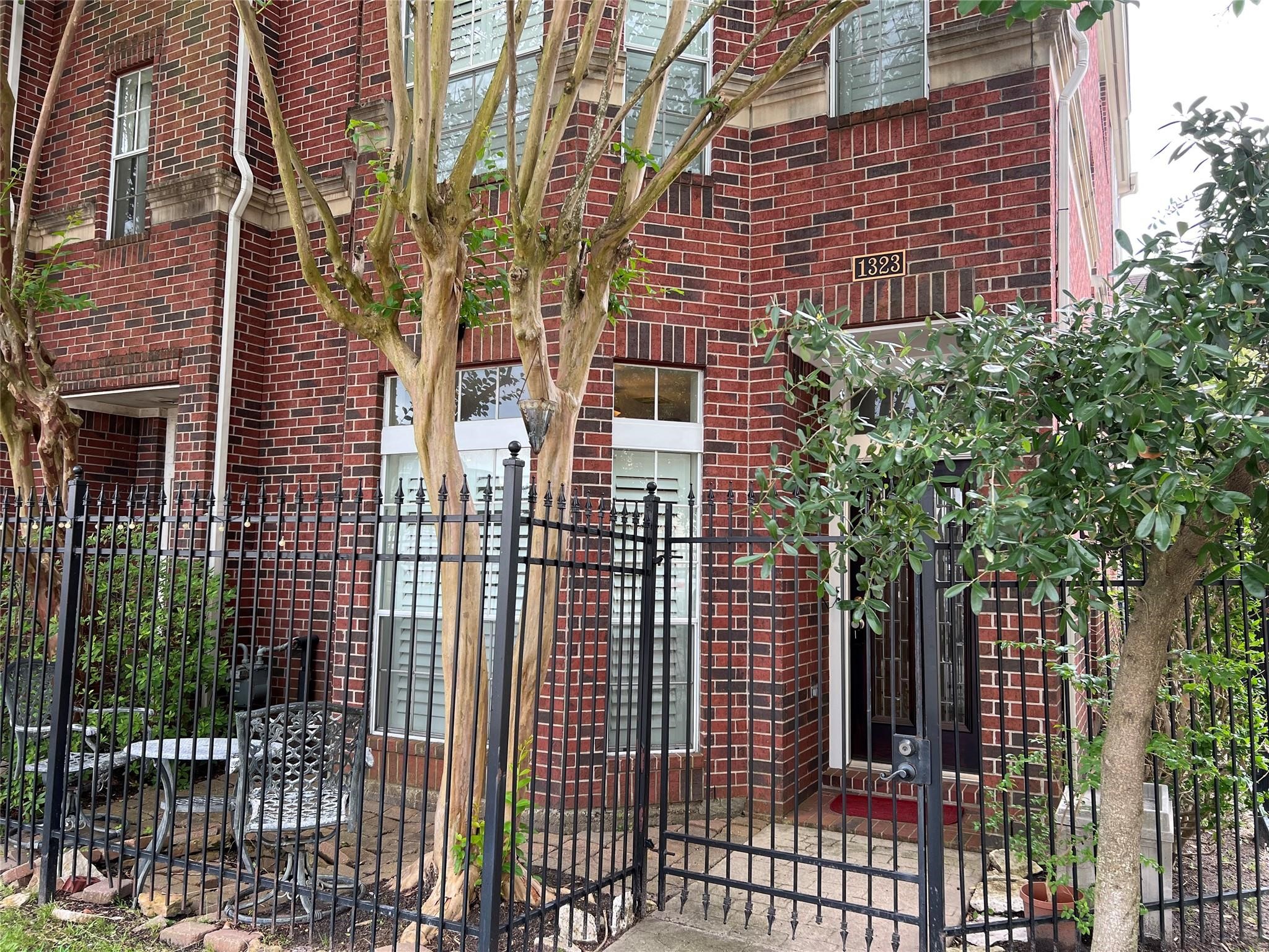 1323 Oneil Street Property Photo 2